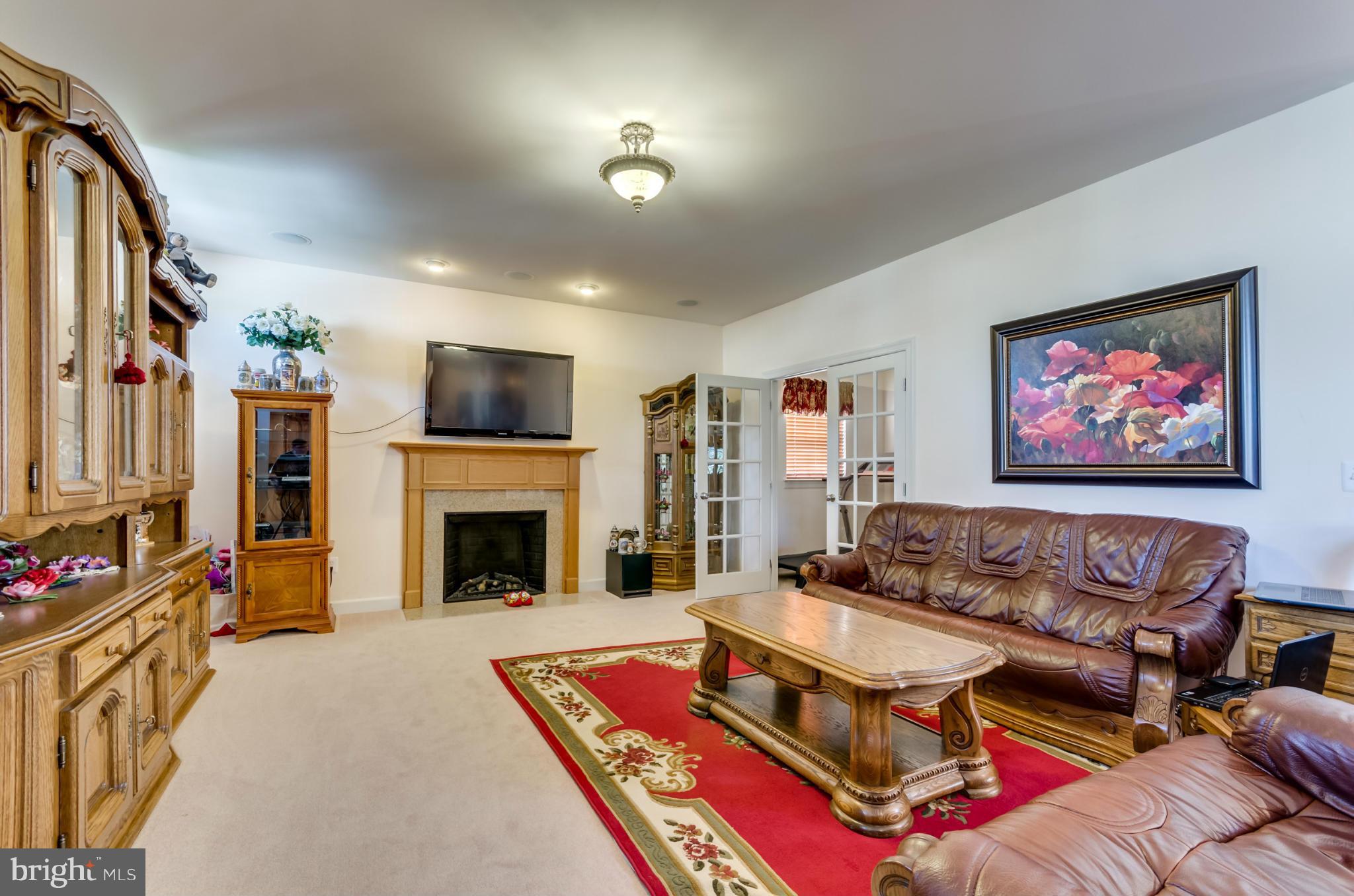 LAKELAND PLACE - Residential