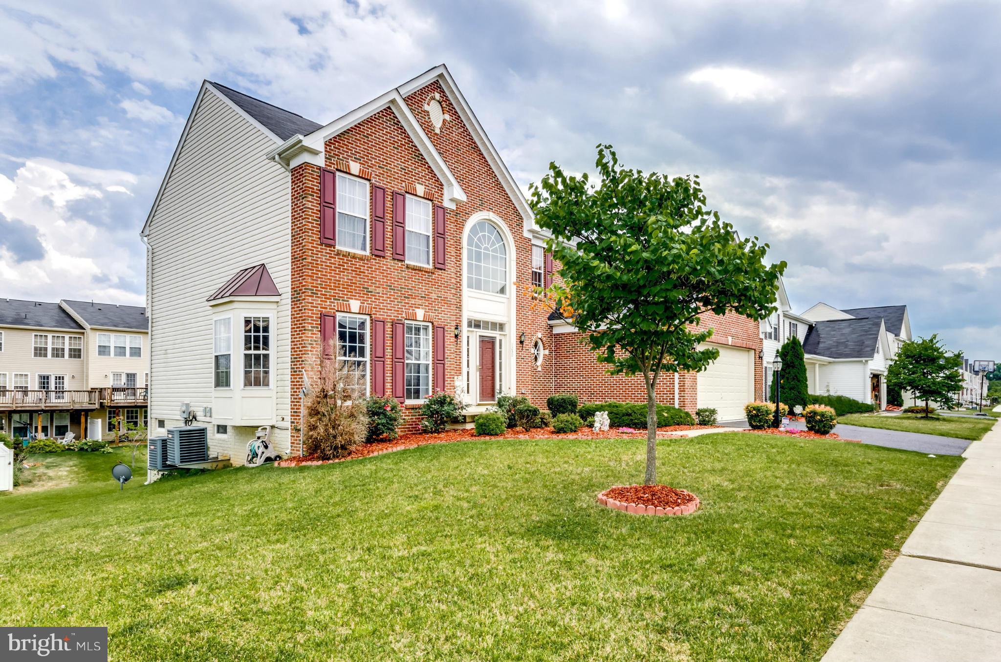 LAKELAND PLACE - Residential