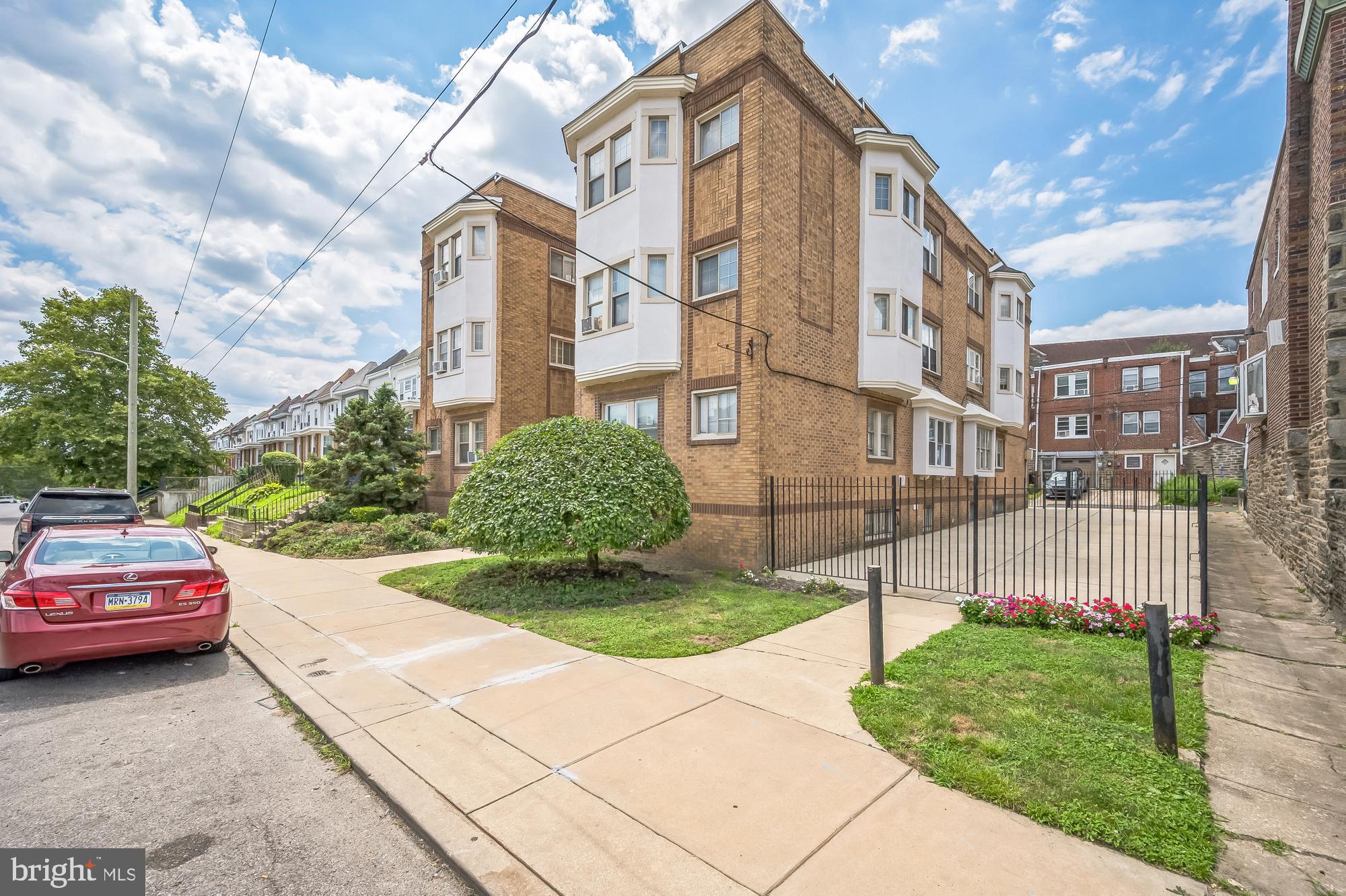 WEST OAK LANE - Residential Income