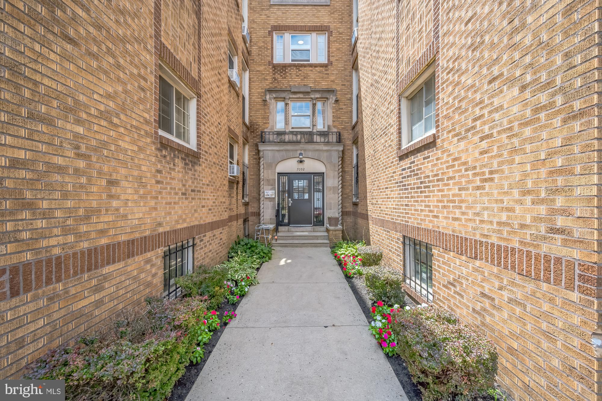 WEST OAK LANE - Residential Income