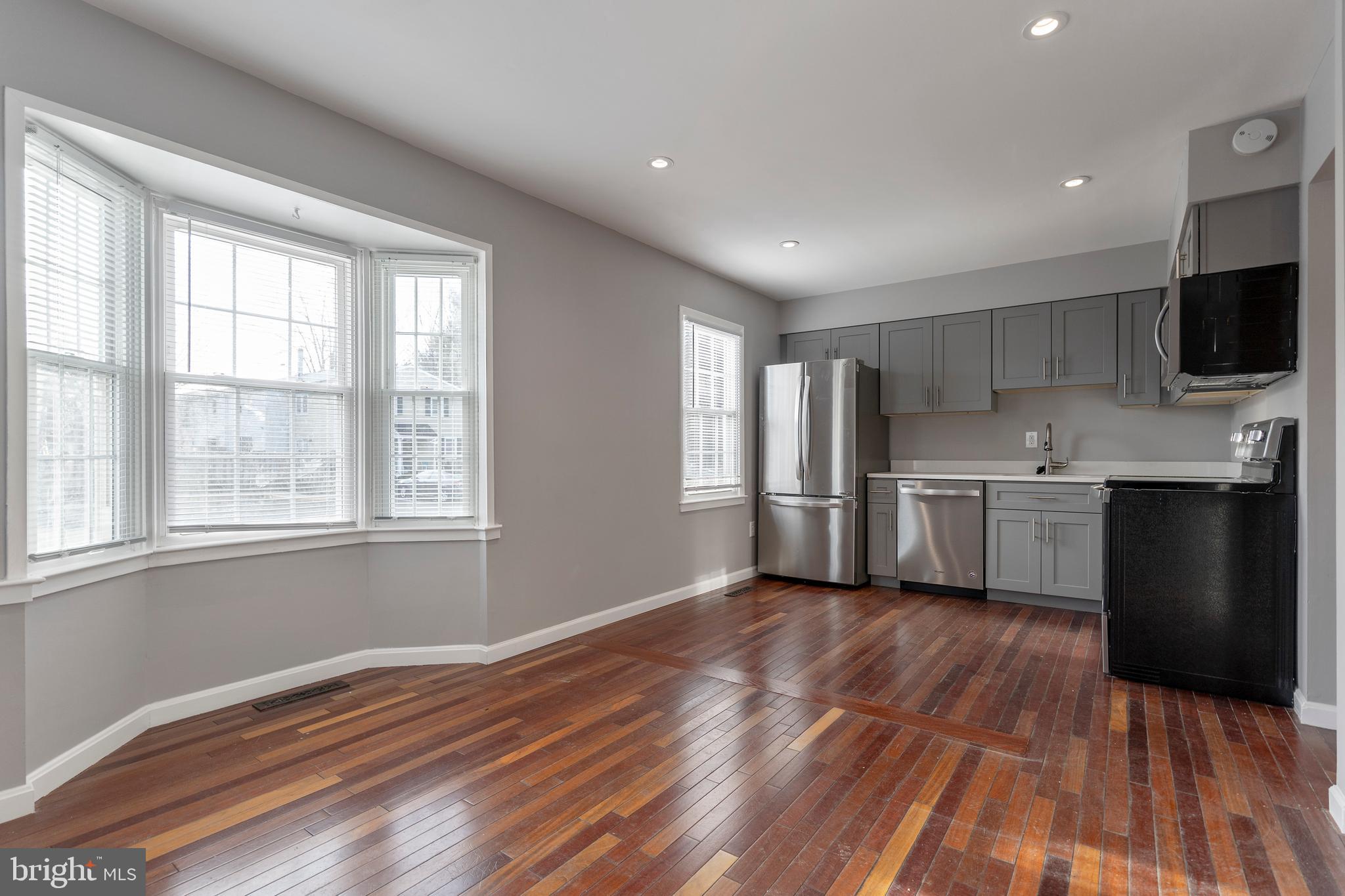 CROFTON SQUARE - Residential Lease