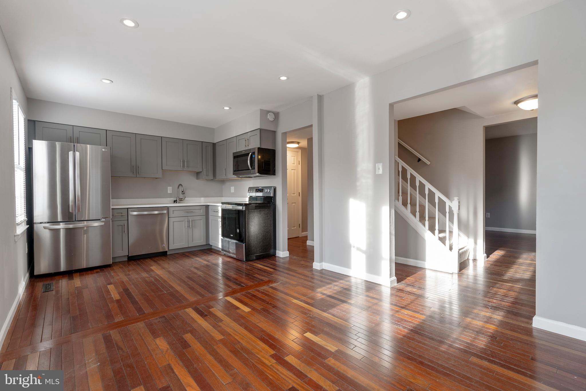 CROFTON SQUARE - Residential Lease