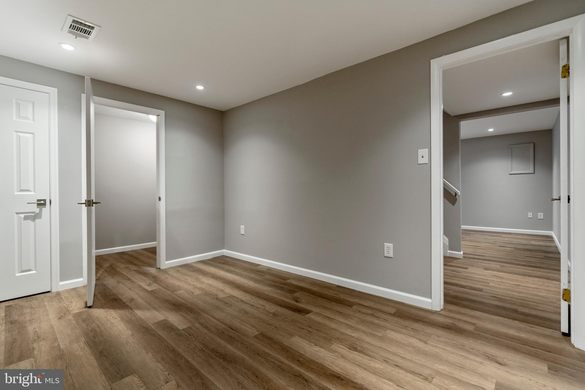 CROFTON SQUARE - Residential Lease