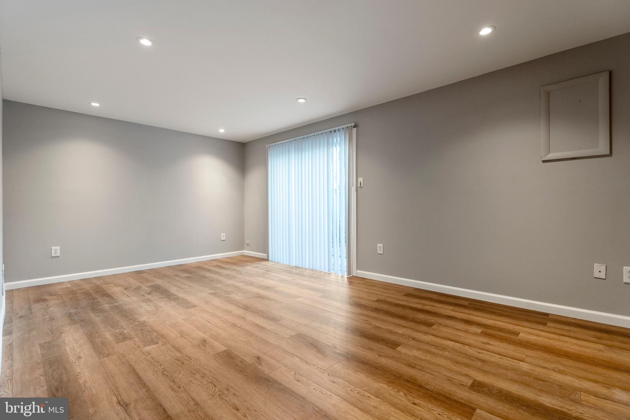CROFTON SQUARE - Residential Lease