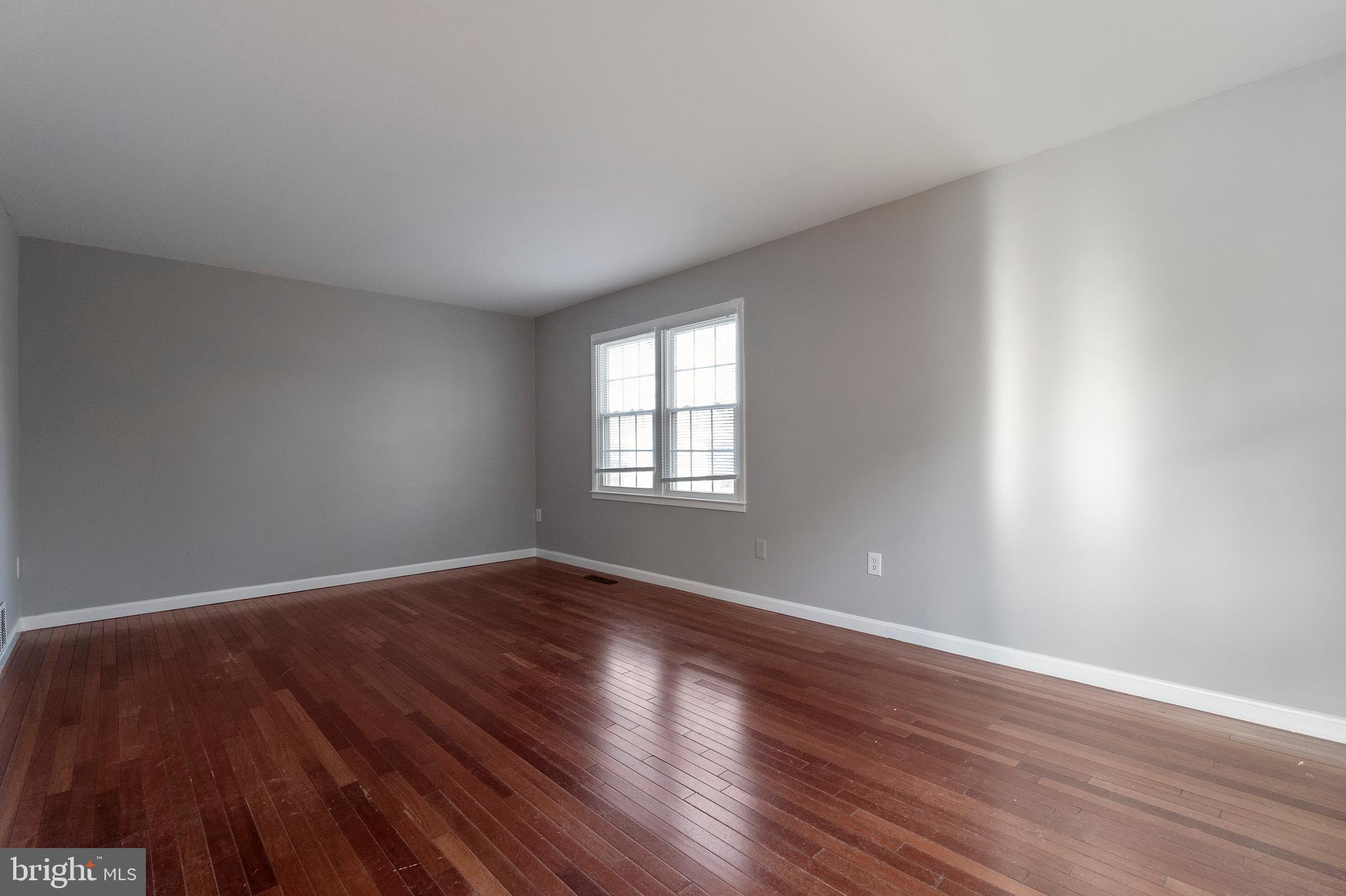 CROFTON SQUARE - Residential Lease