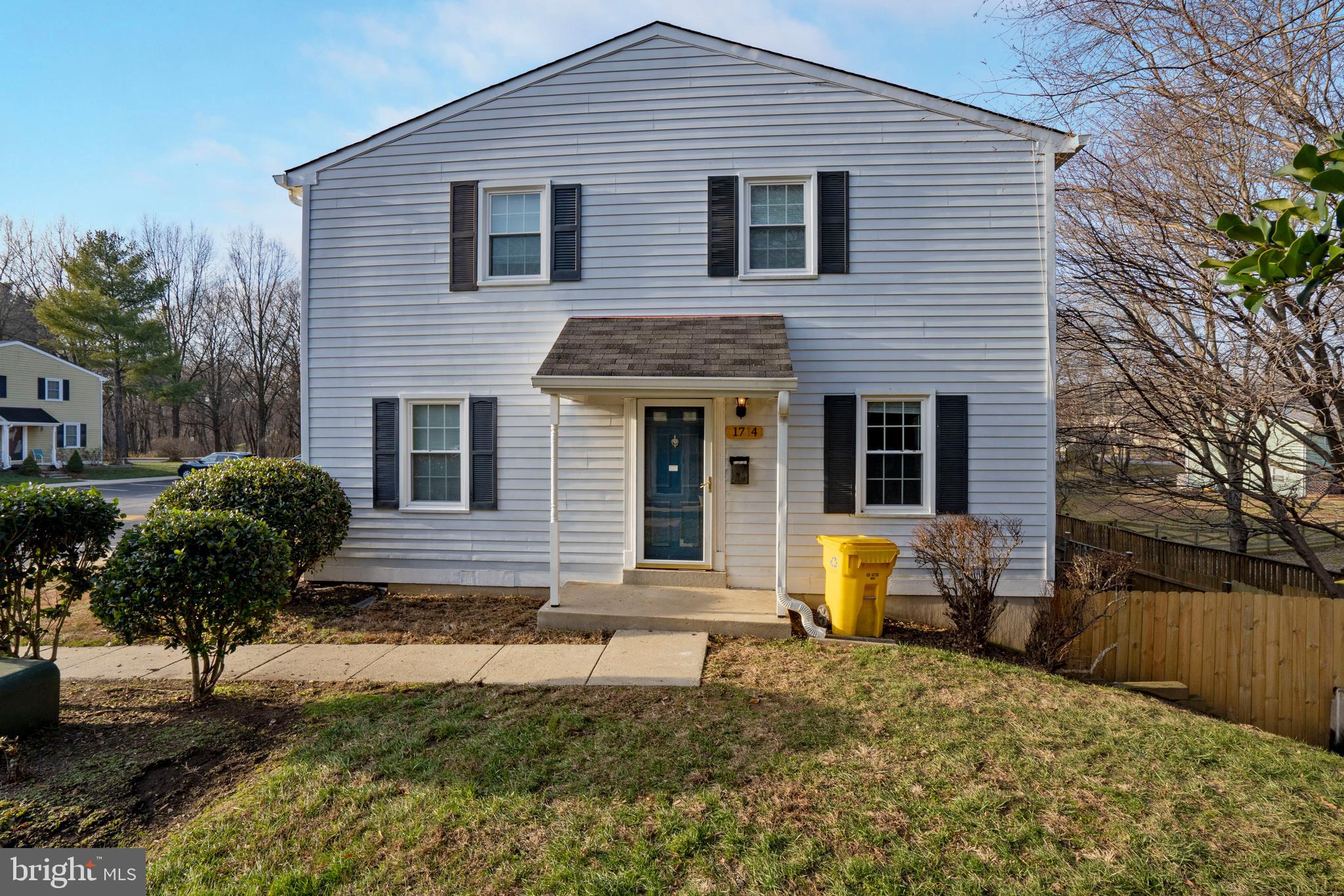 CROFTON SQUARE - Residential Lease