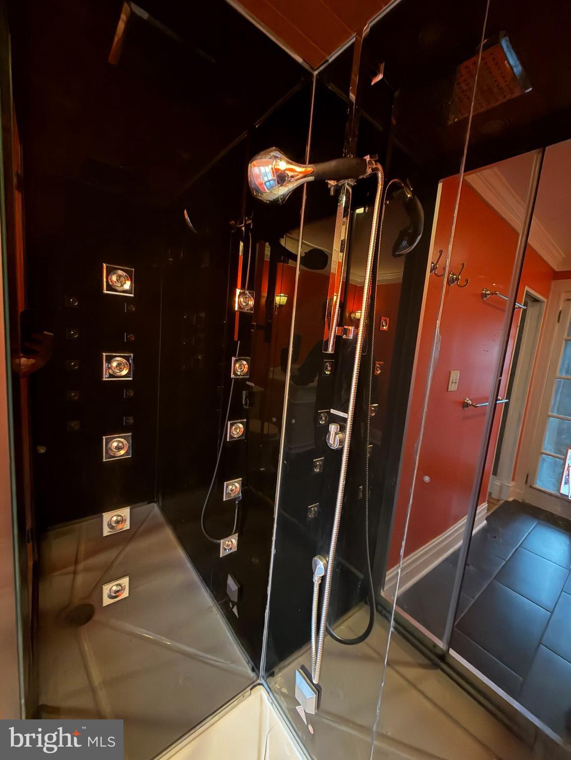 ROLAND PARK - Residential