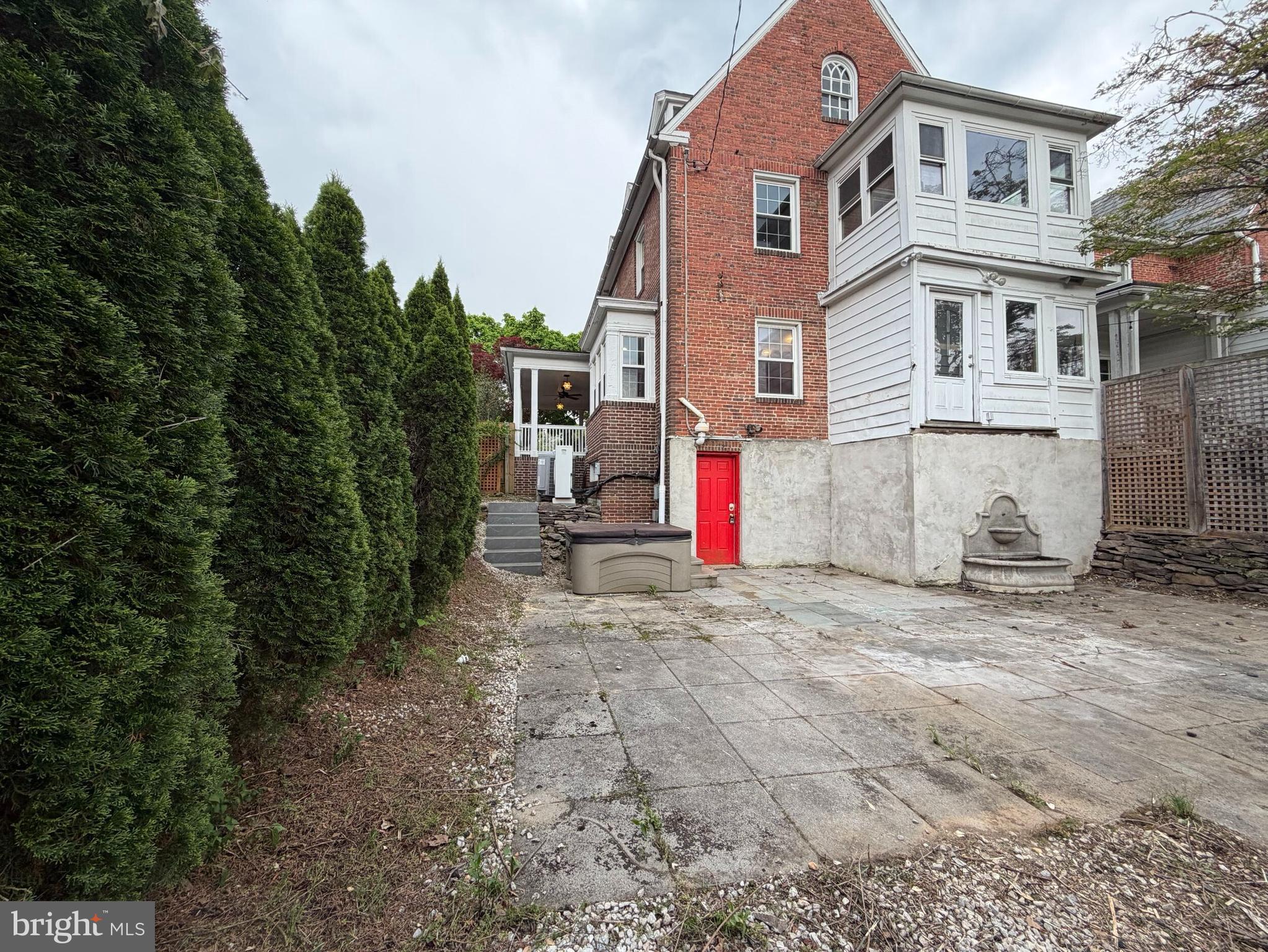 ROLAND PARK - Residential