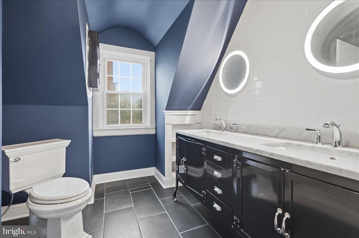 ROLAND PARK - Residential