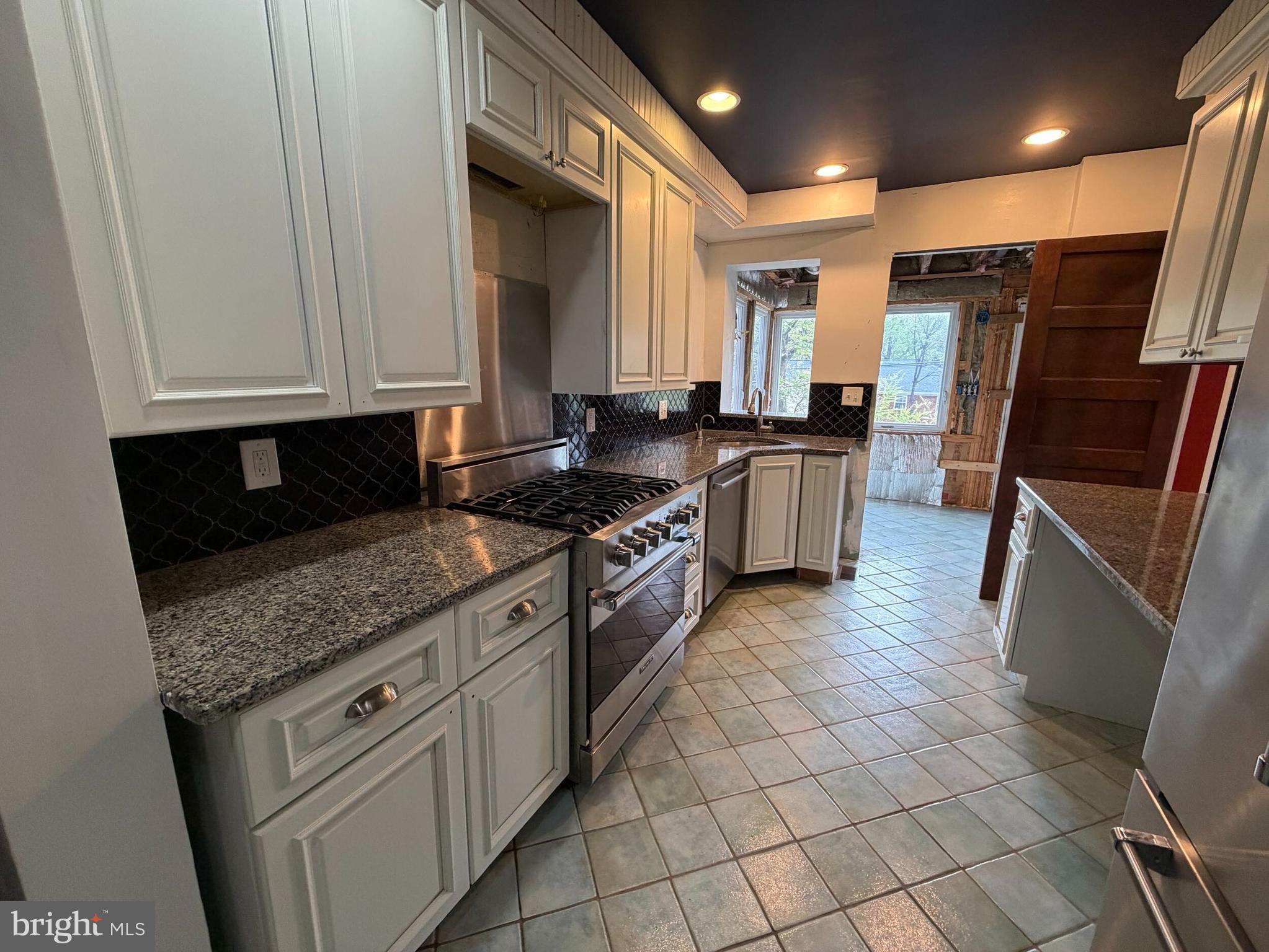 ROLAND PARK - Residential