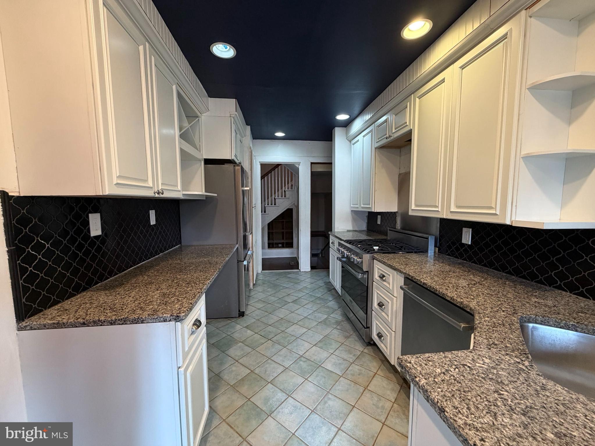 ROLAND PARK - Residential