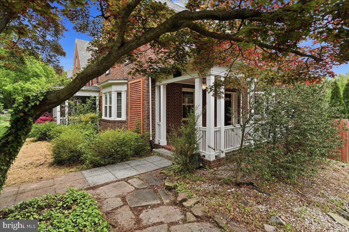 ROLAND PARK - Residential