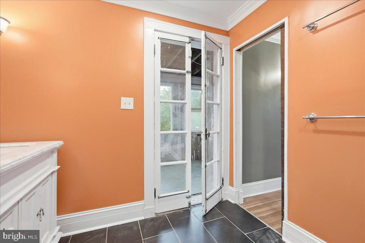 ROLAND PARK - Residential