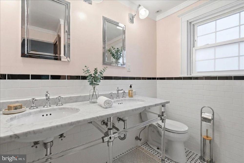 ROLAND PARK - Residential