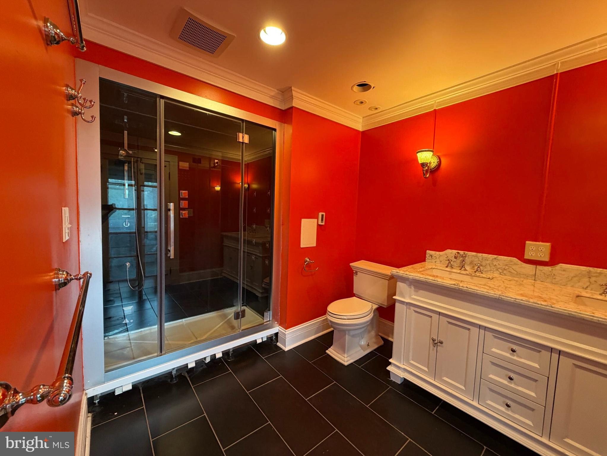 ROLAND PARK - Residential