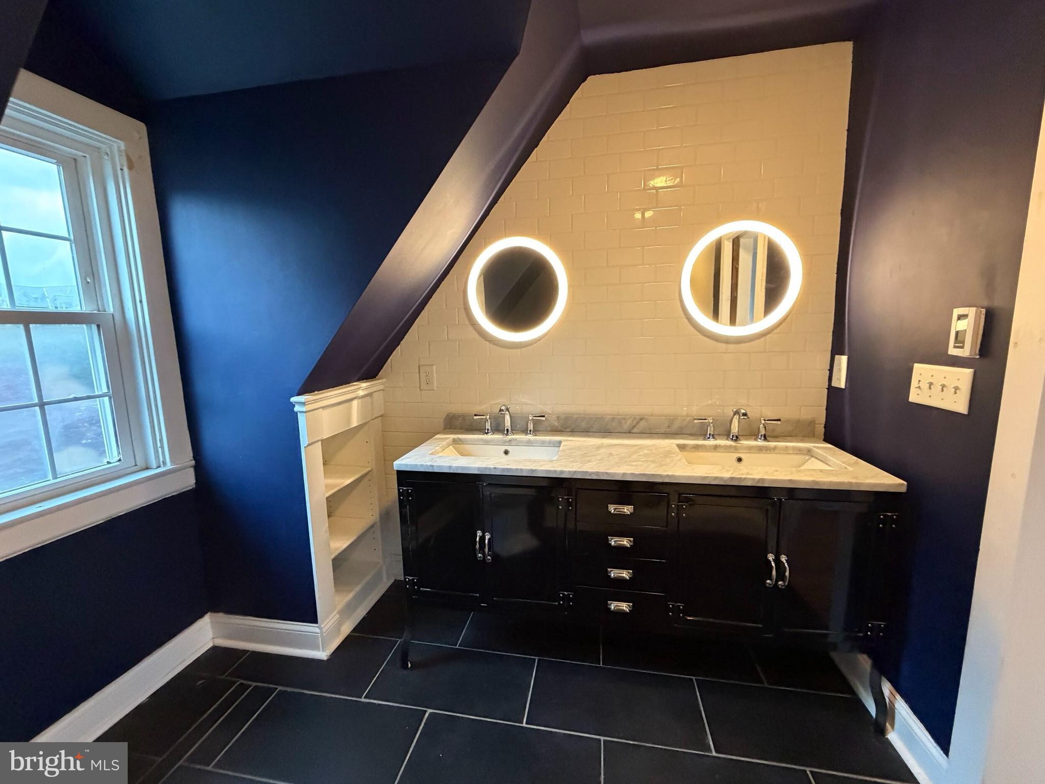 ROLAND PARK - Residential