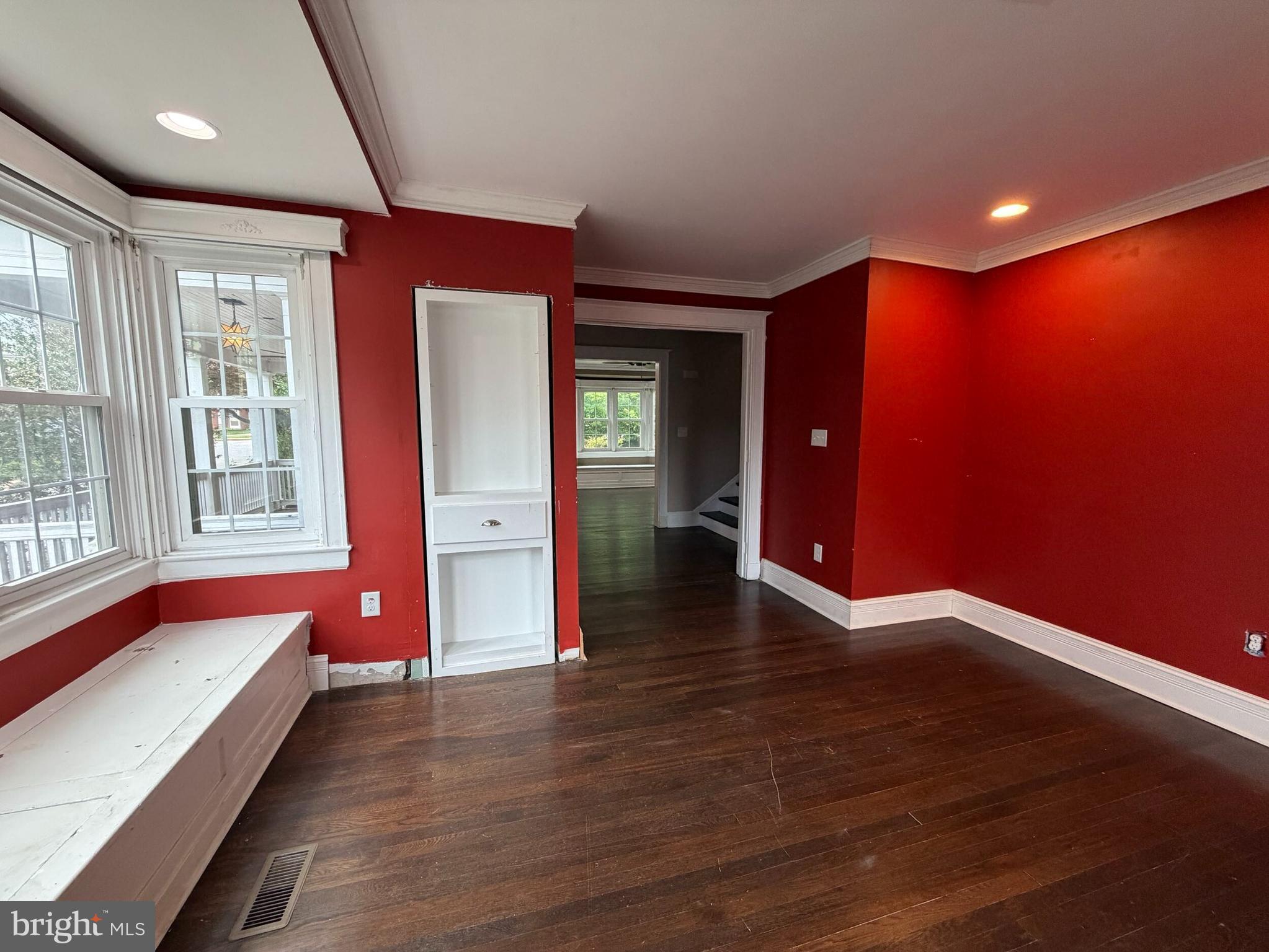 ROLAND PARK - Residential