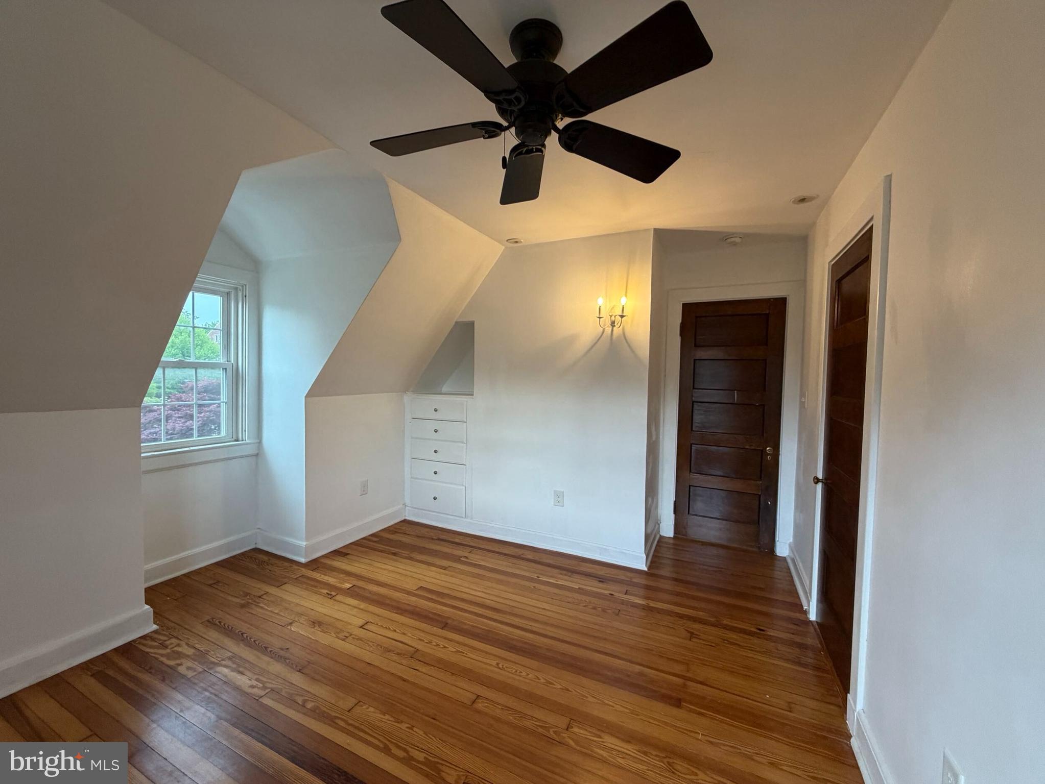 ROLAND PARK - Residential