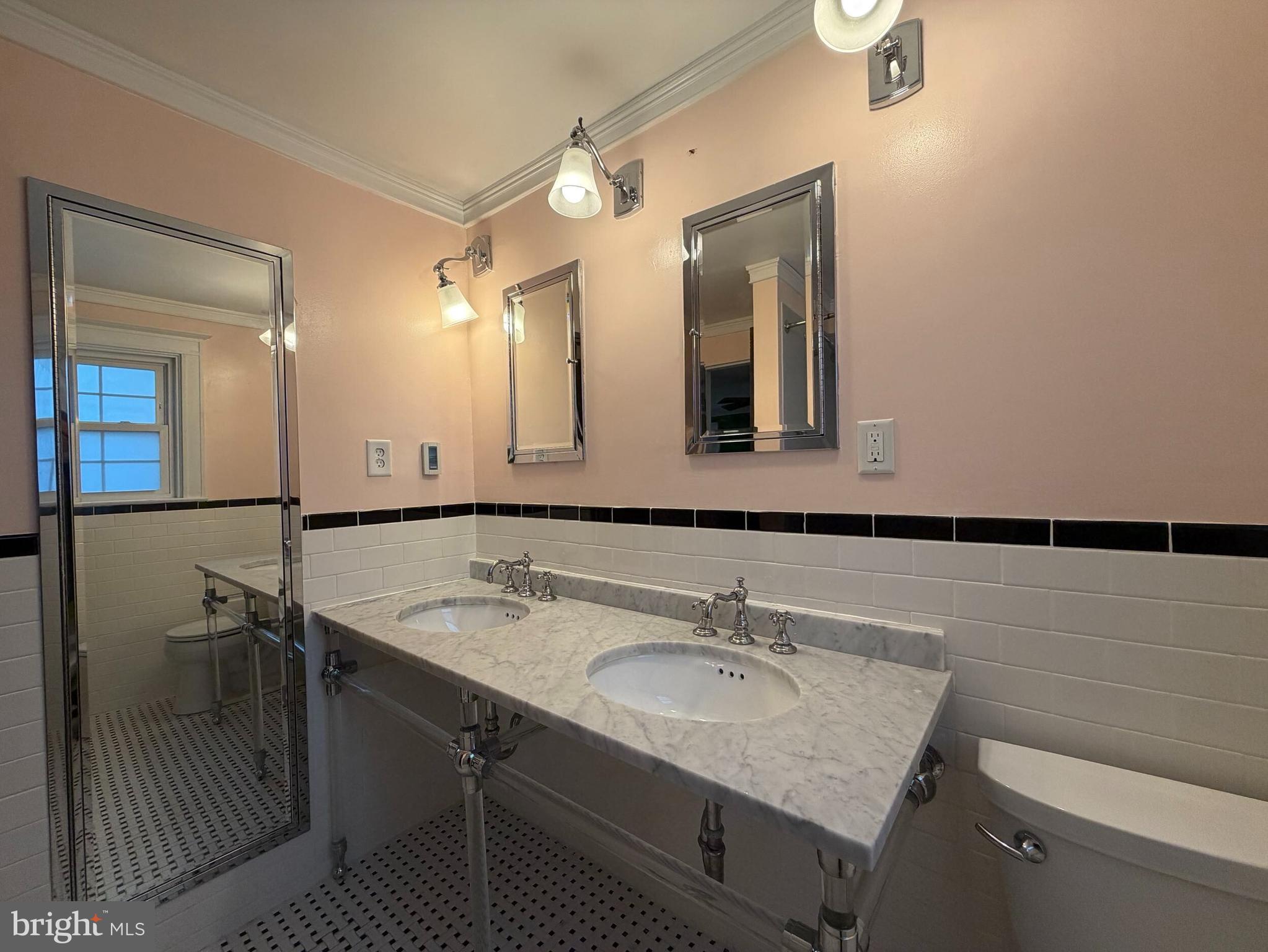 ROLAND PARK - Residential