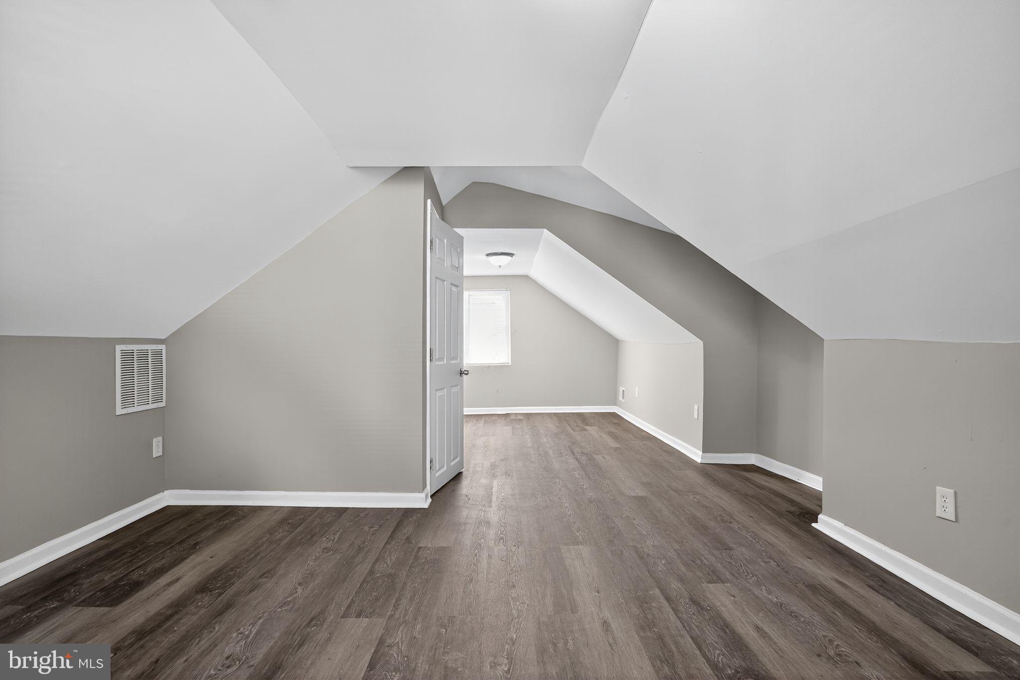 HOWARD PARK - Residential