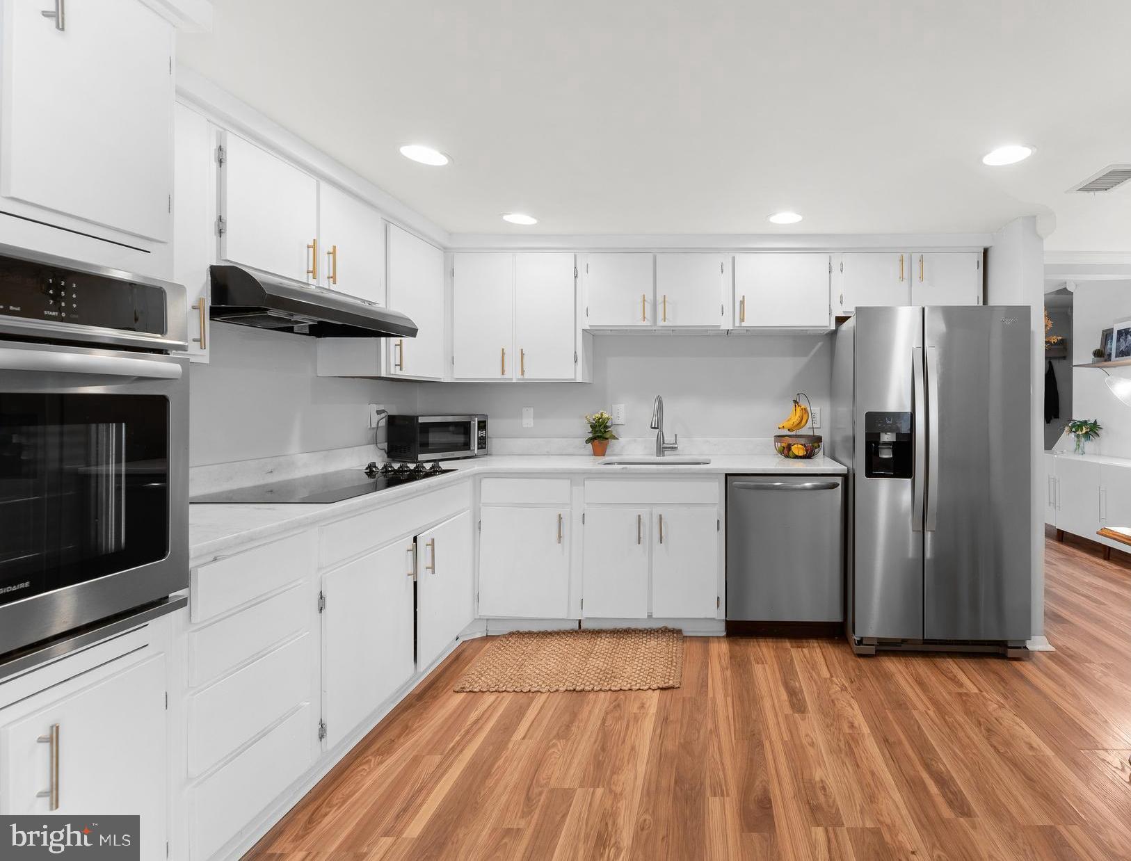 CROFTON TOWNE - Residential