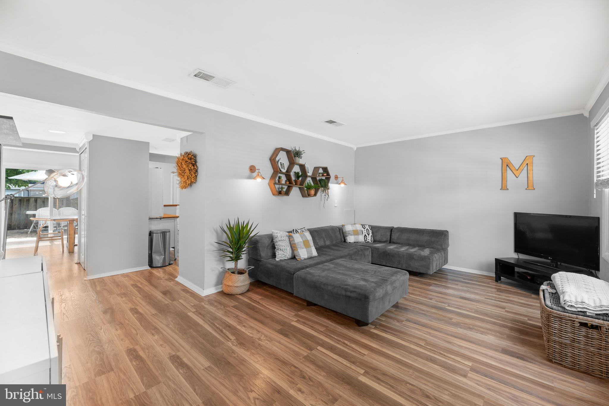 CROFTON TOWNE - Residential