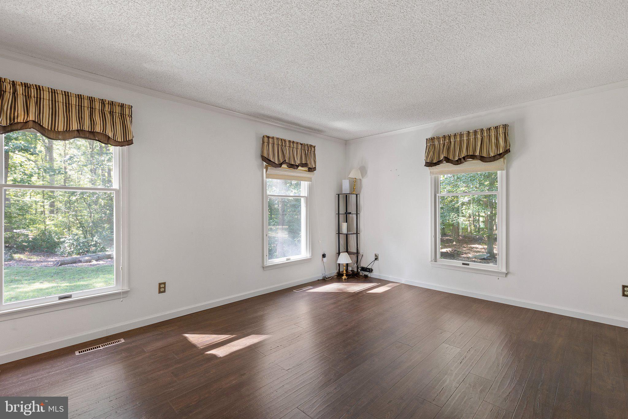 105 THOROUGHFARE NECK ROAD