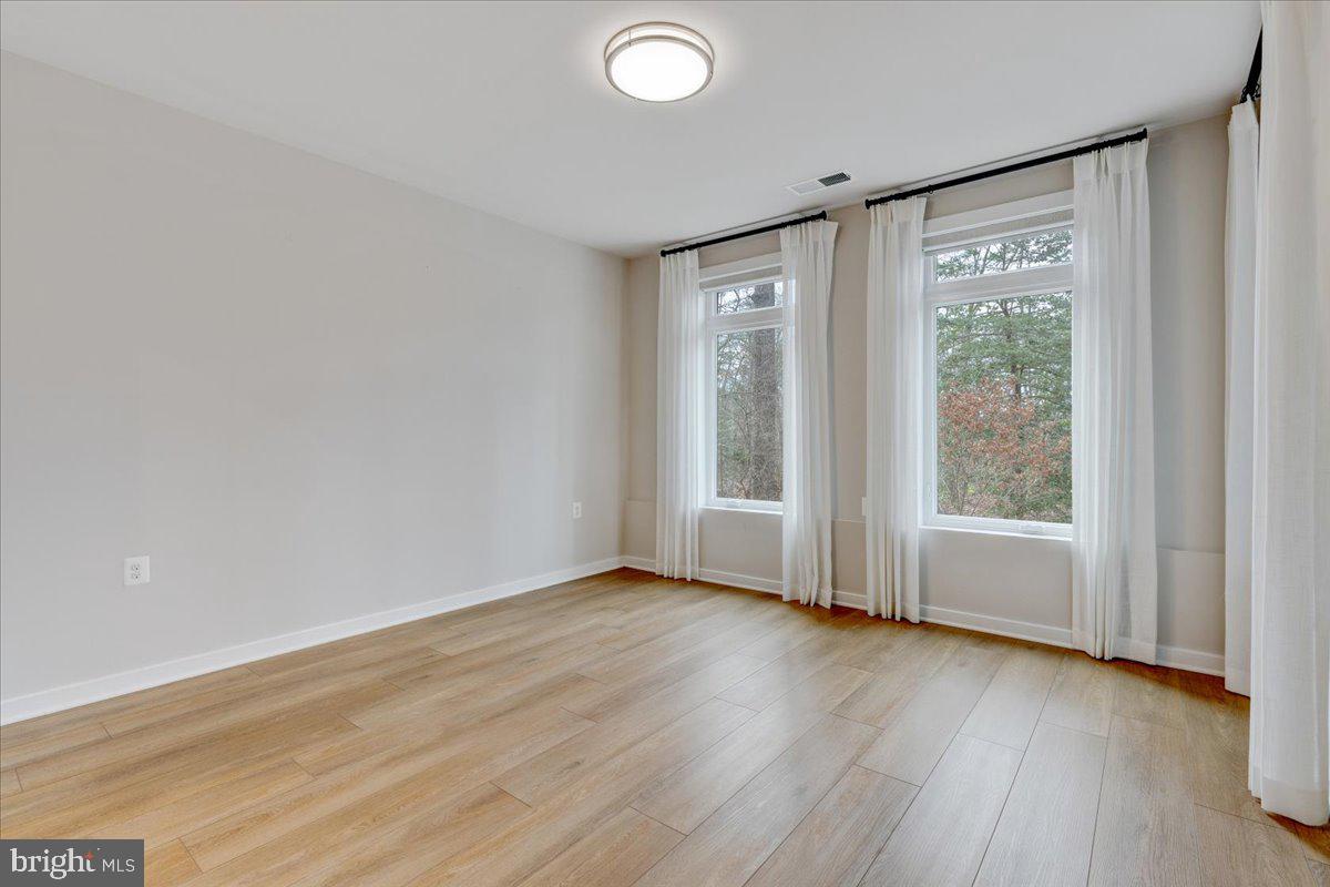 TALL OAKS - Residential Lease