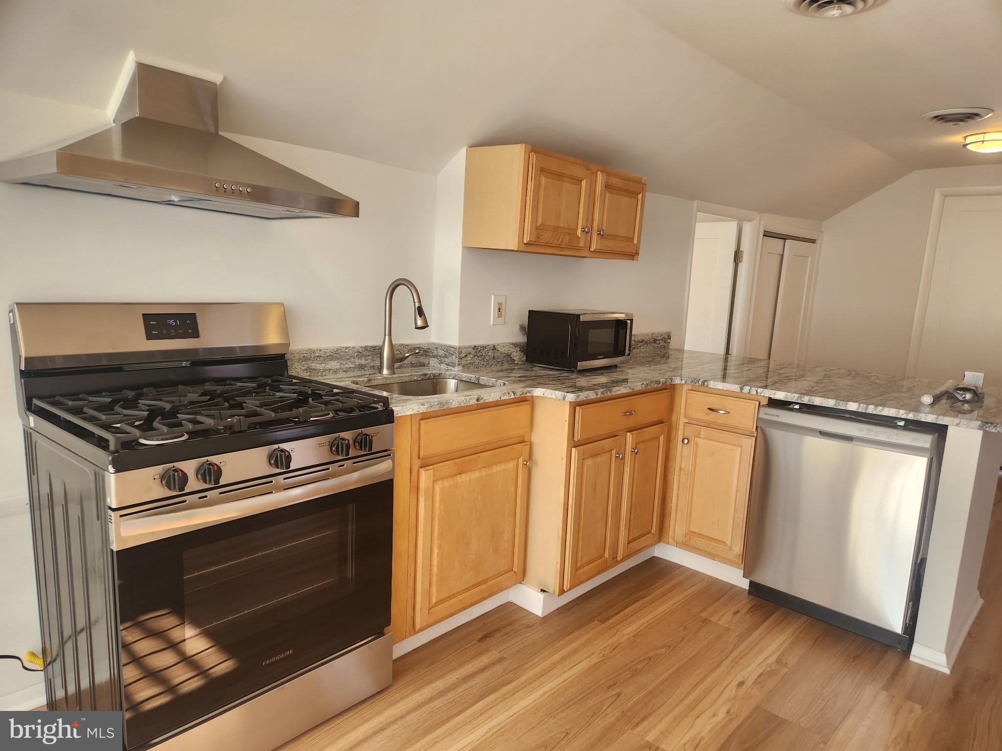 EASTPORT - Residential Lease