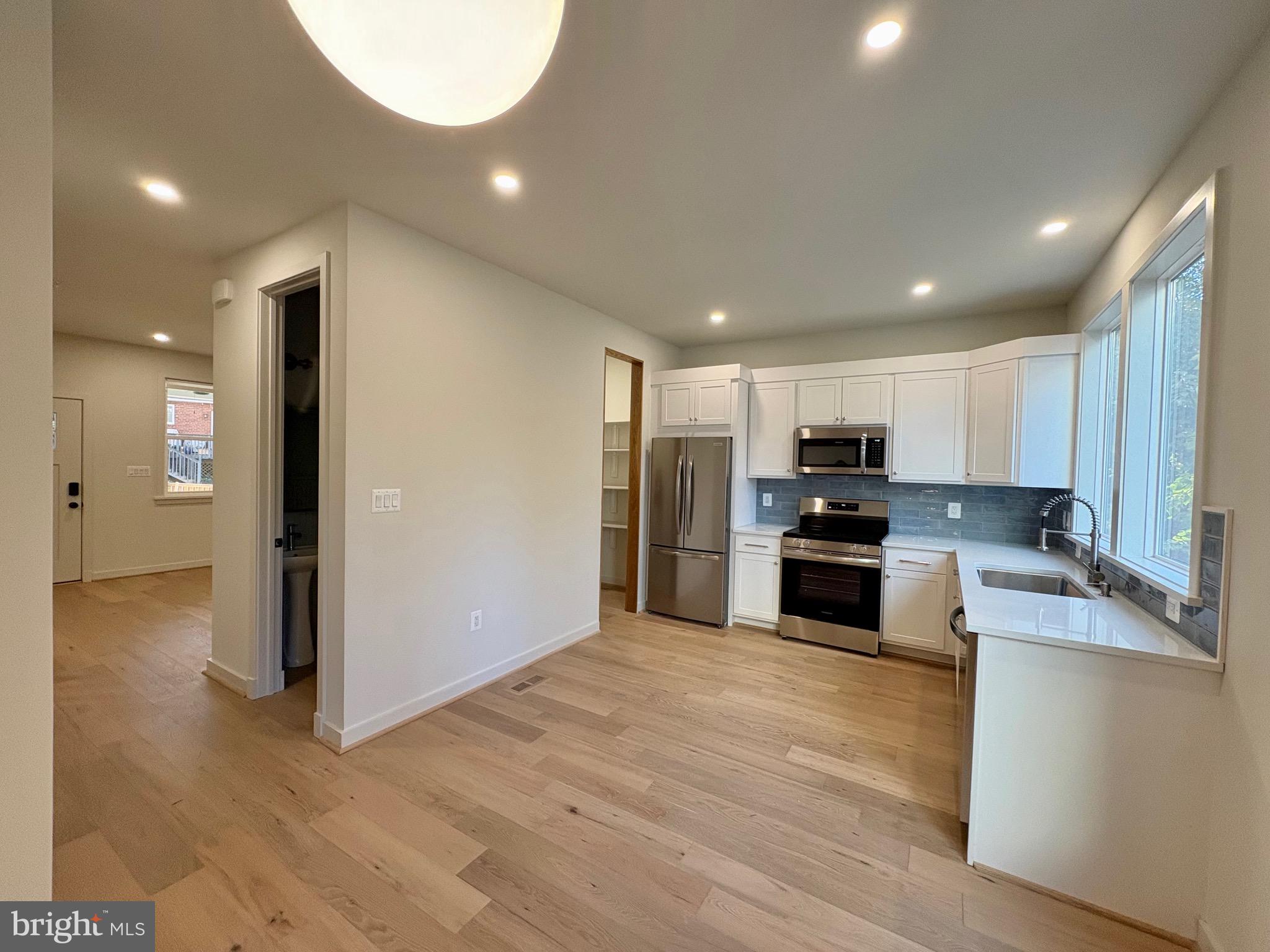 GLENMORE - Residential Lease