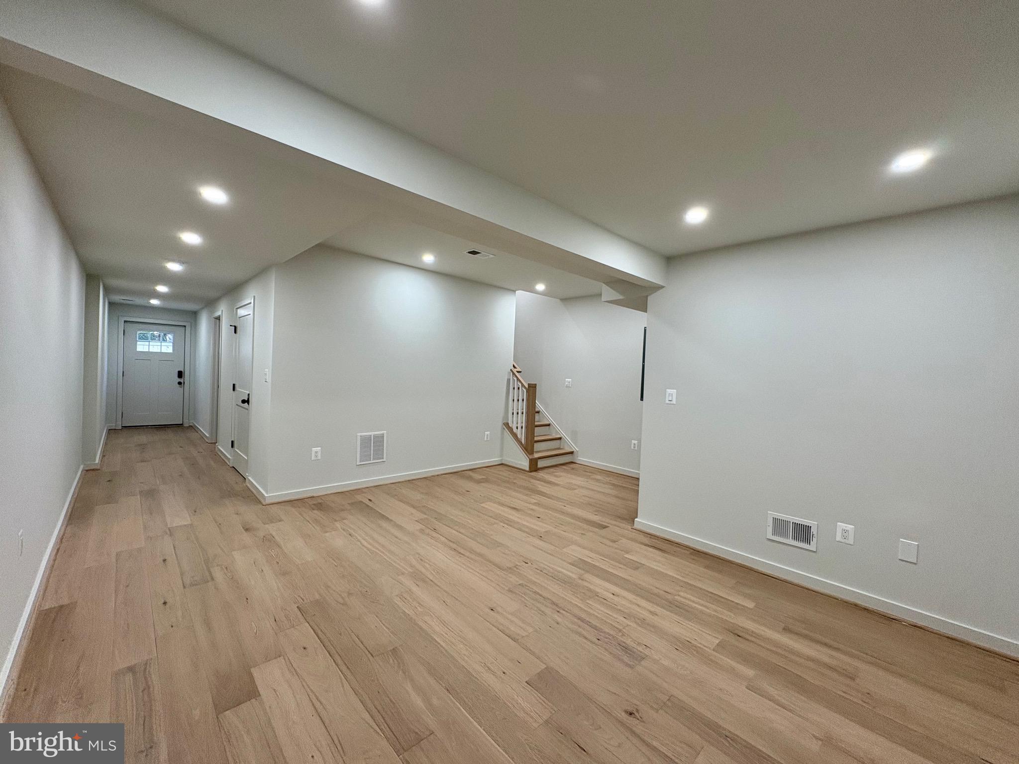 GLENMORE - Residential Lease