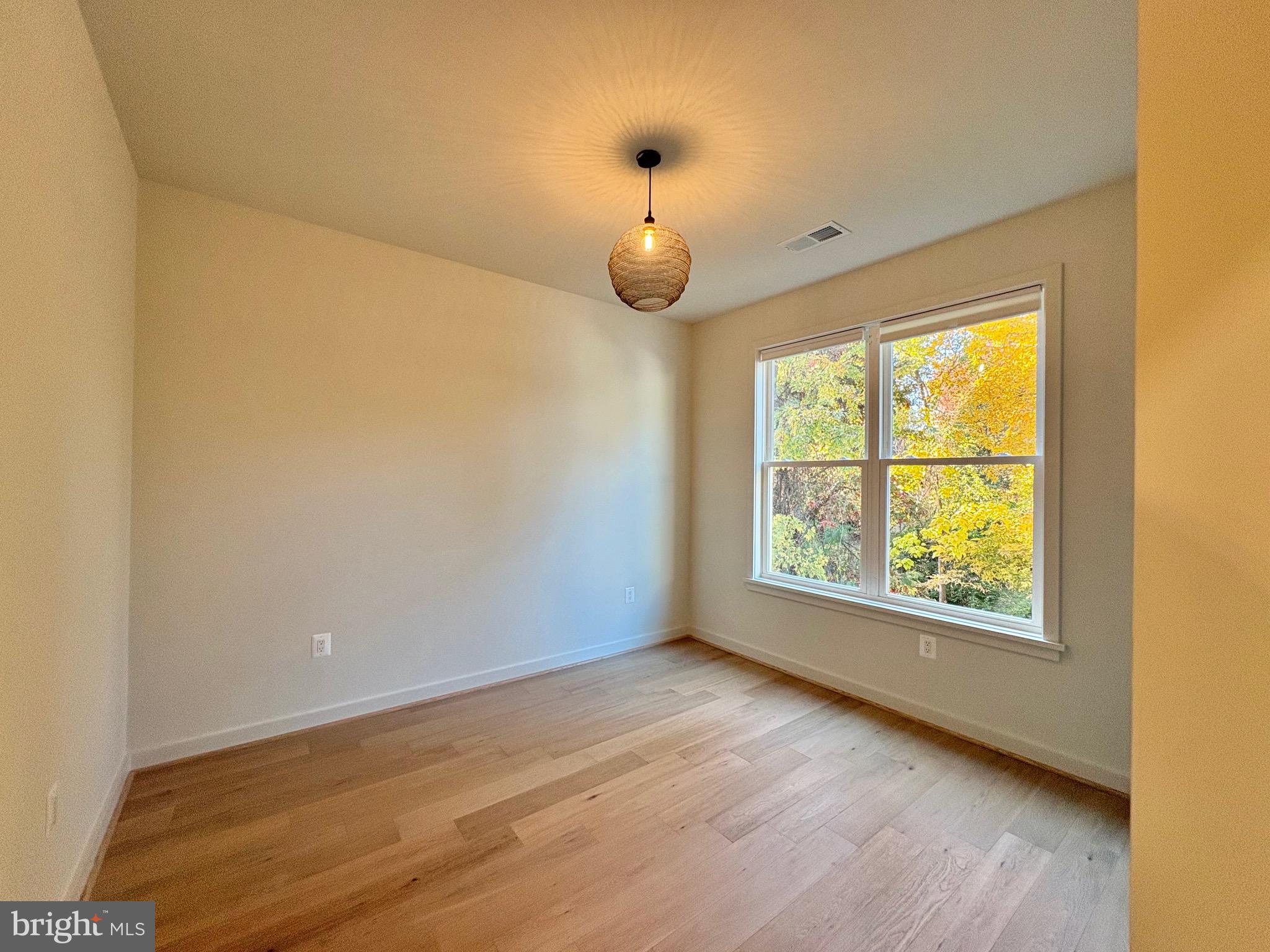 GLENMORE - Residential Lease