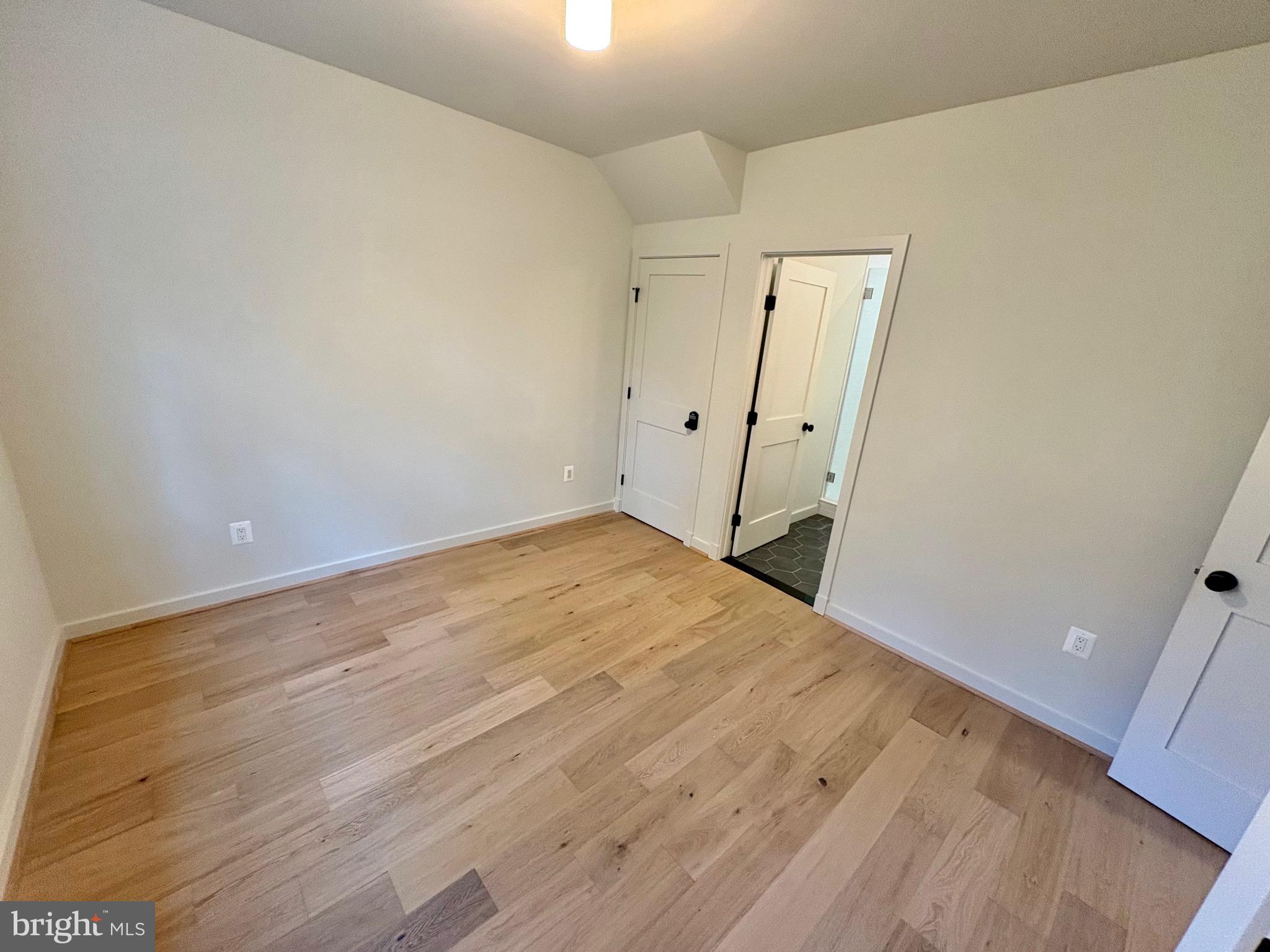 GLENMORE - Residential Lease