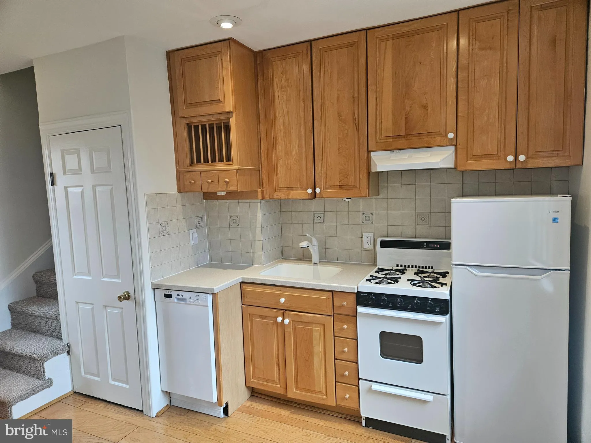 Philadelphia, Pennsylvania 19147, United States, 2 Bedrooms Bedrooms, ,1 BathroomBathrooms,Residential,Pending,3538