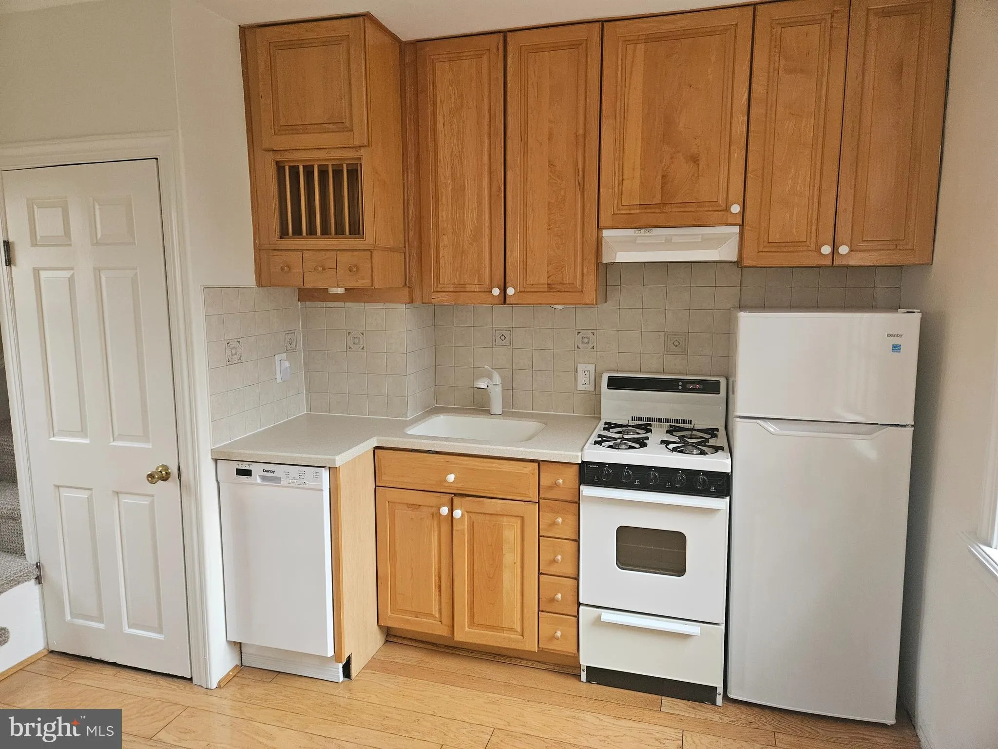 Philadelphia, Pennsylvania 19147, United States, 2 Bedrooms Bedrooms, ,1 BathroomBathrooms,Residential,Pending,3538