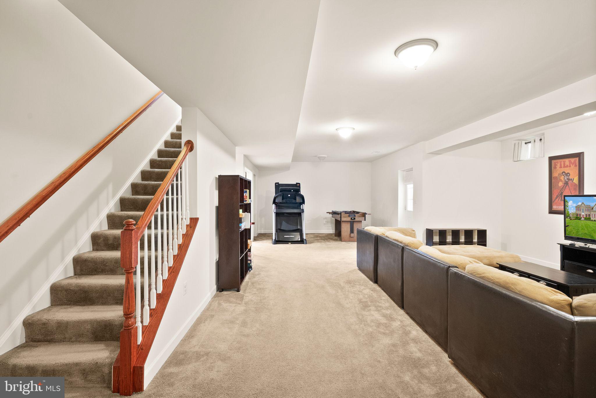 LAKE RIDGE ESTATES - Residential