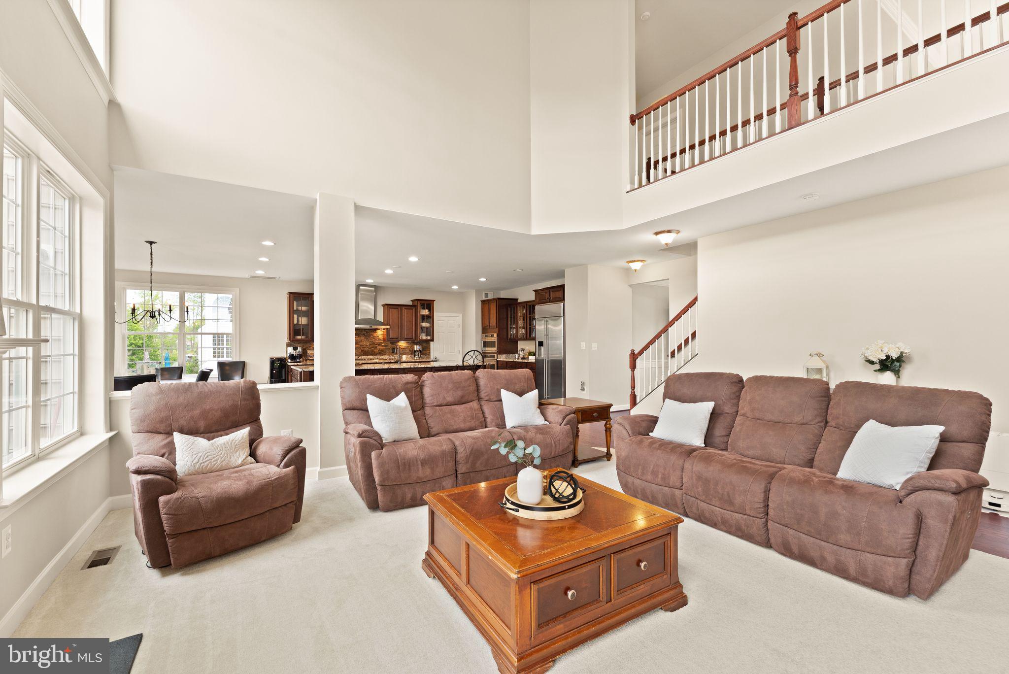 LAKE RIDGE ESTATES - Residential