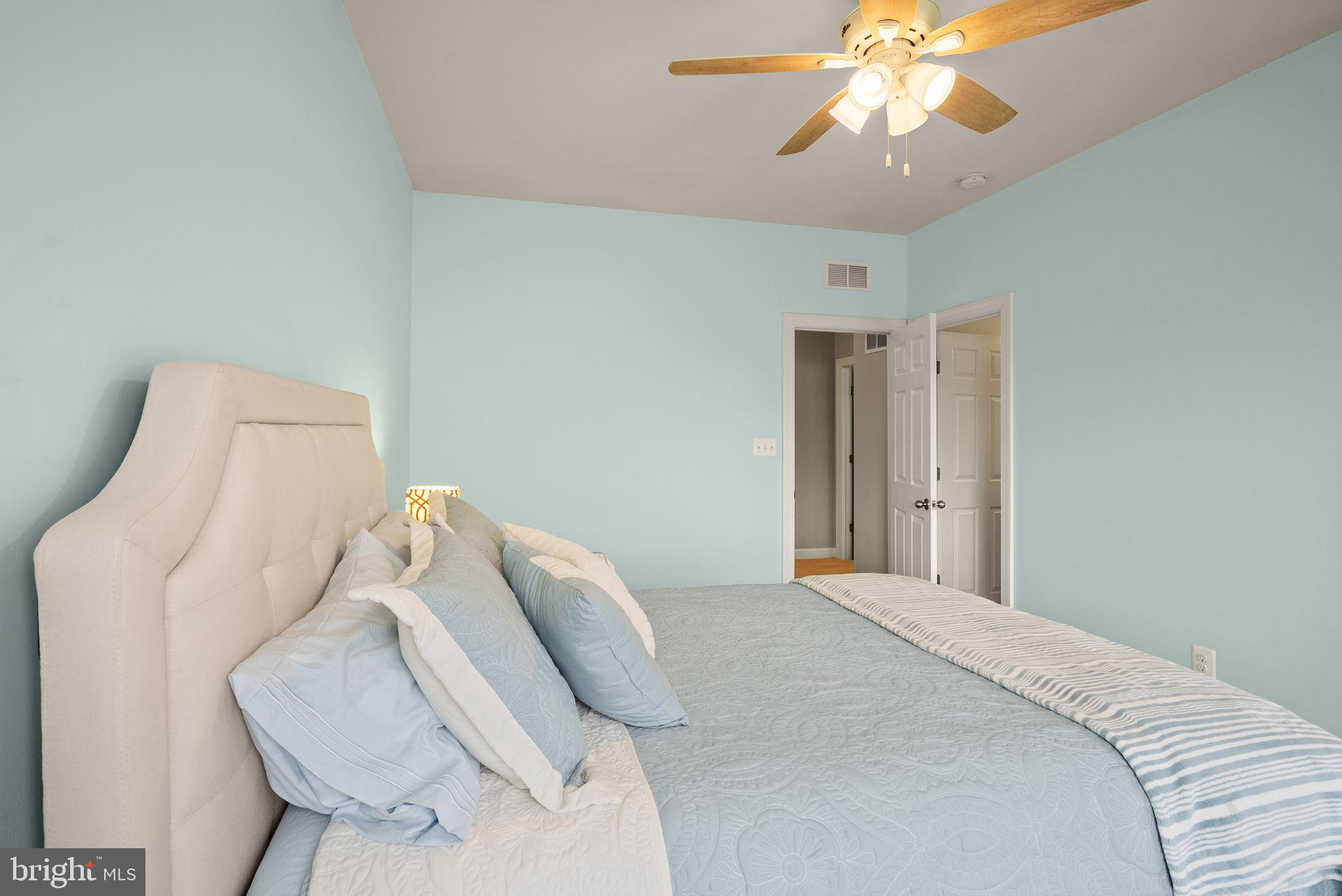 LAKE RIDGE ESTATES - Residential