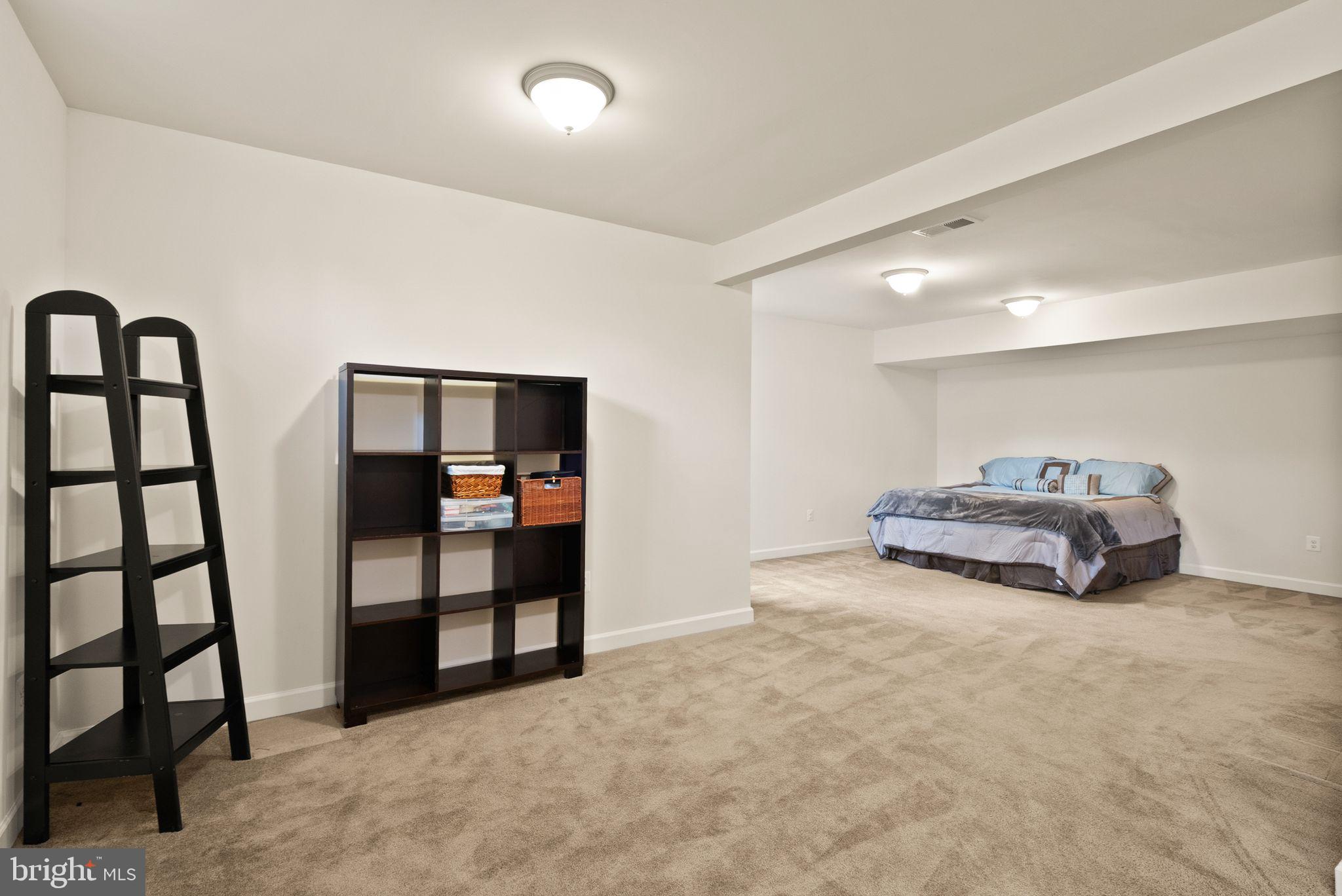 LAKE RIDGE ESTATES - Residential