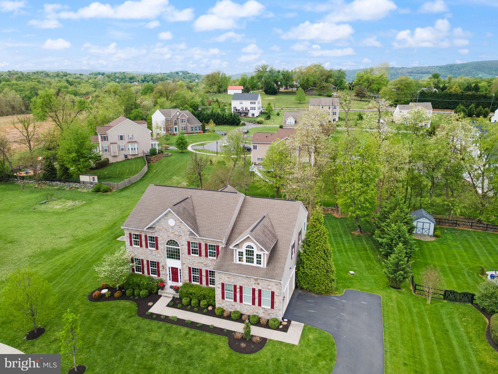 LAKE RIDGE ESTATES - Residential