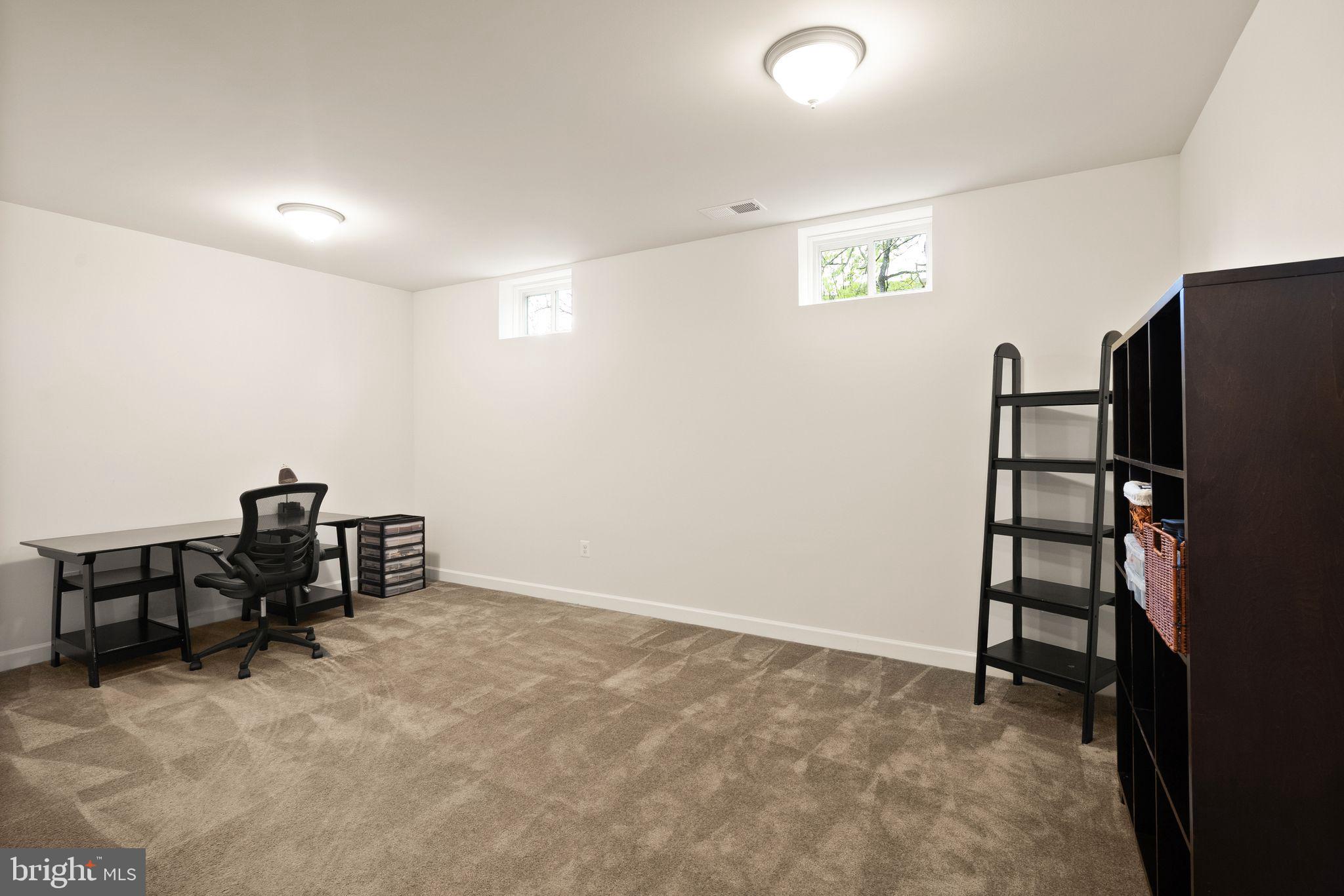 LAKE RIDGE ESTATES - Residential