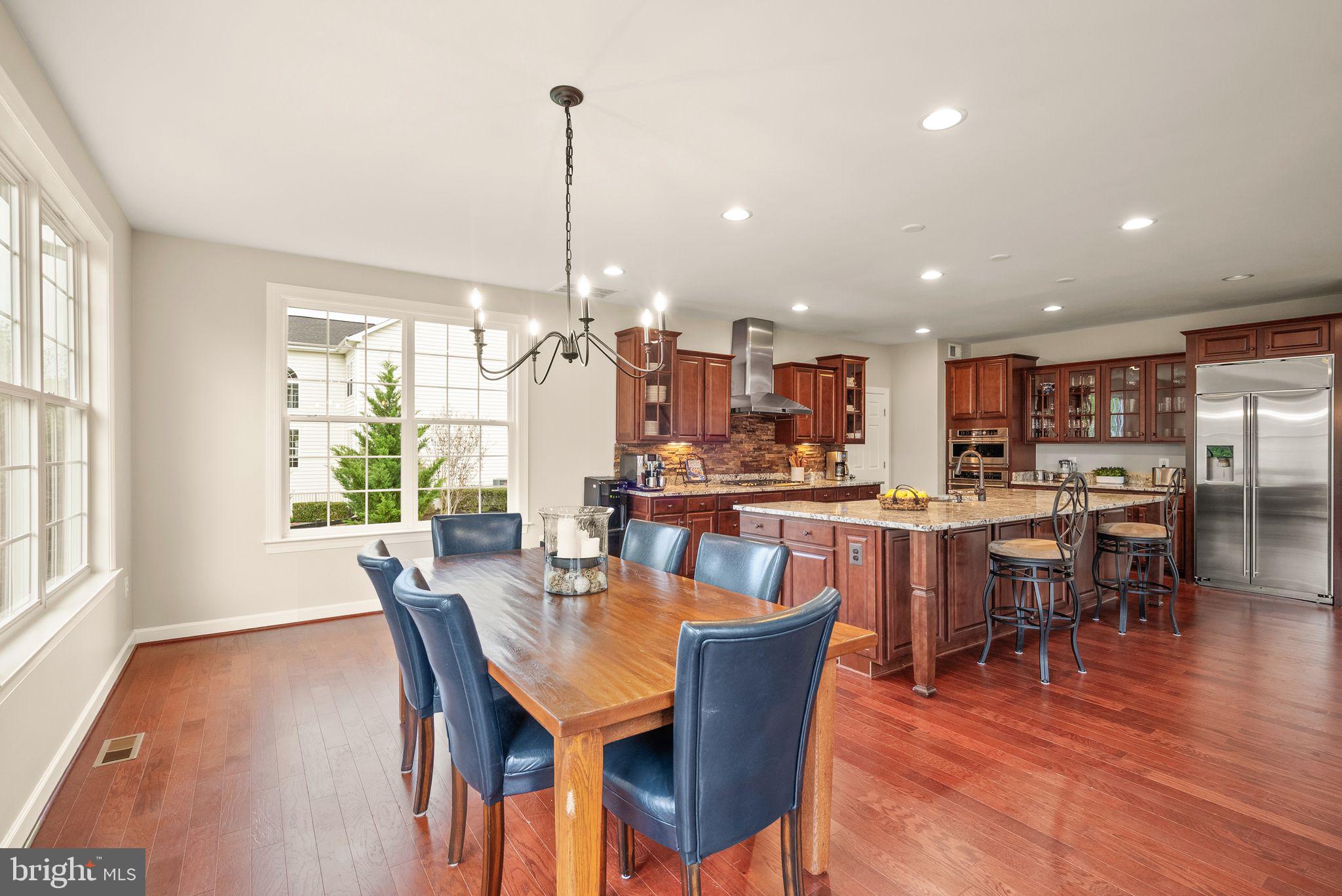 LAKE RIDGE ESTATES - Residential