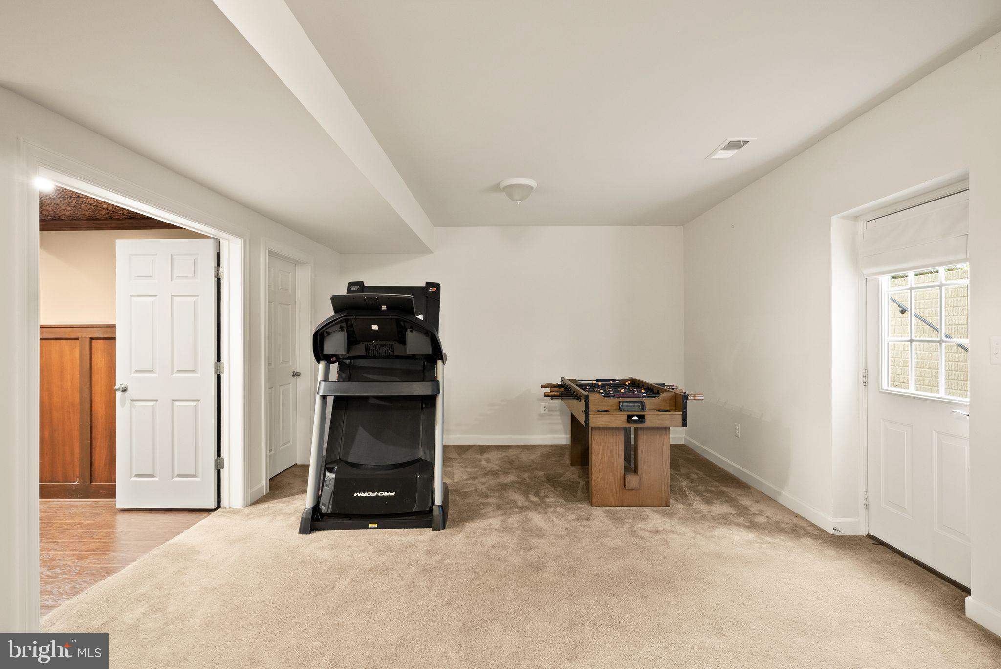 LAKE RIDGE ESTATES - Residential