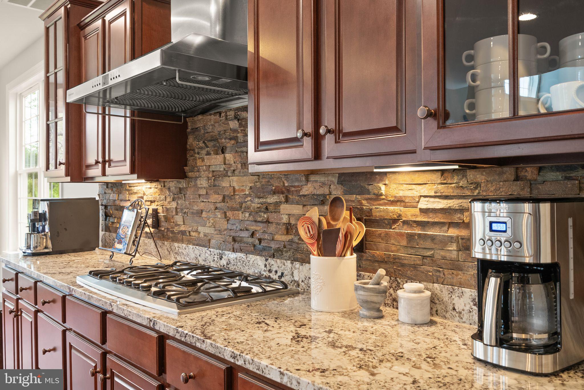 LAKE RIDGE ESTATES - Residential