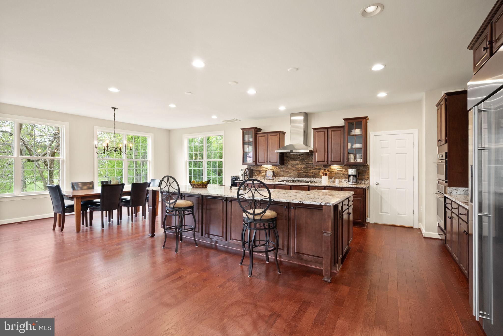 LAKE RIDGE ESTATES - Residential