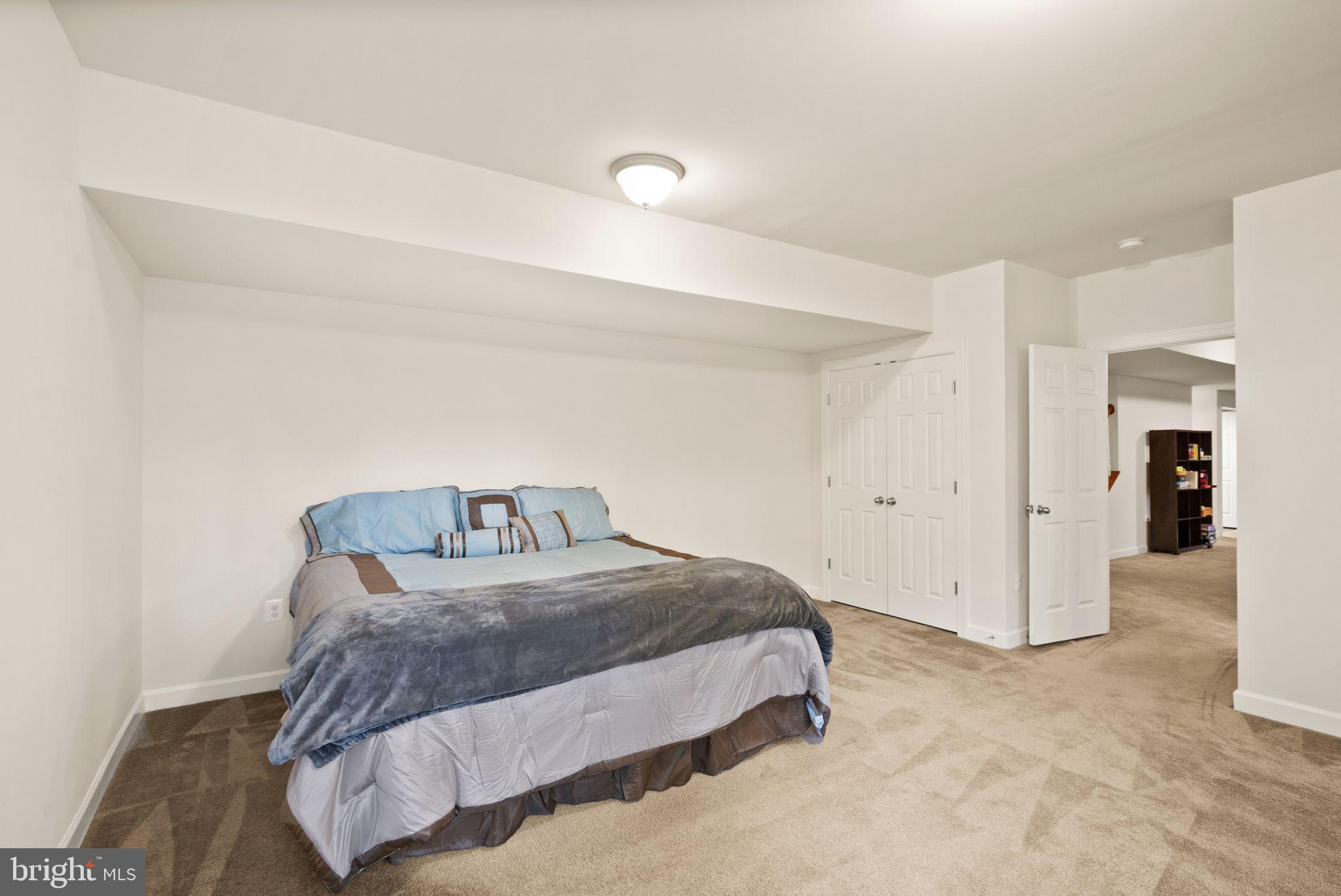 LAKE RIDGE ESTATES - Residential