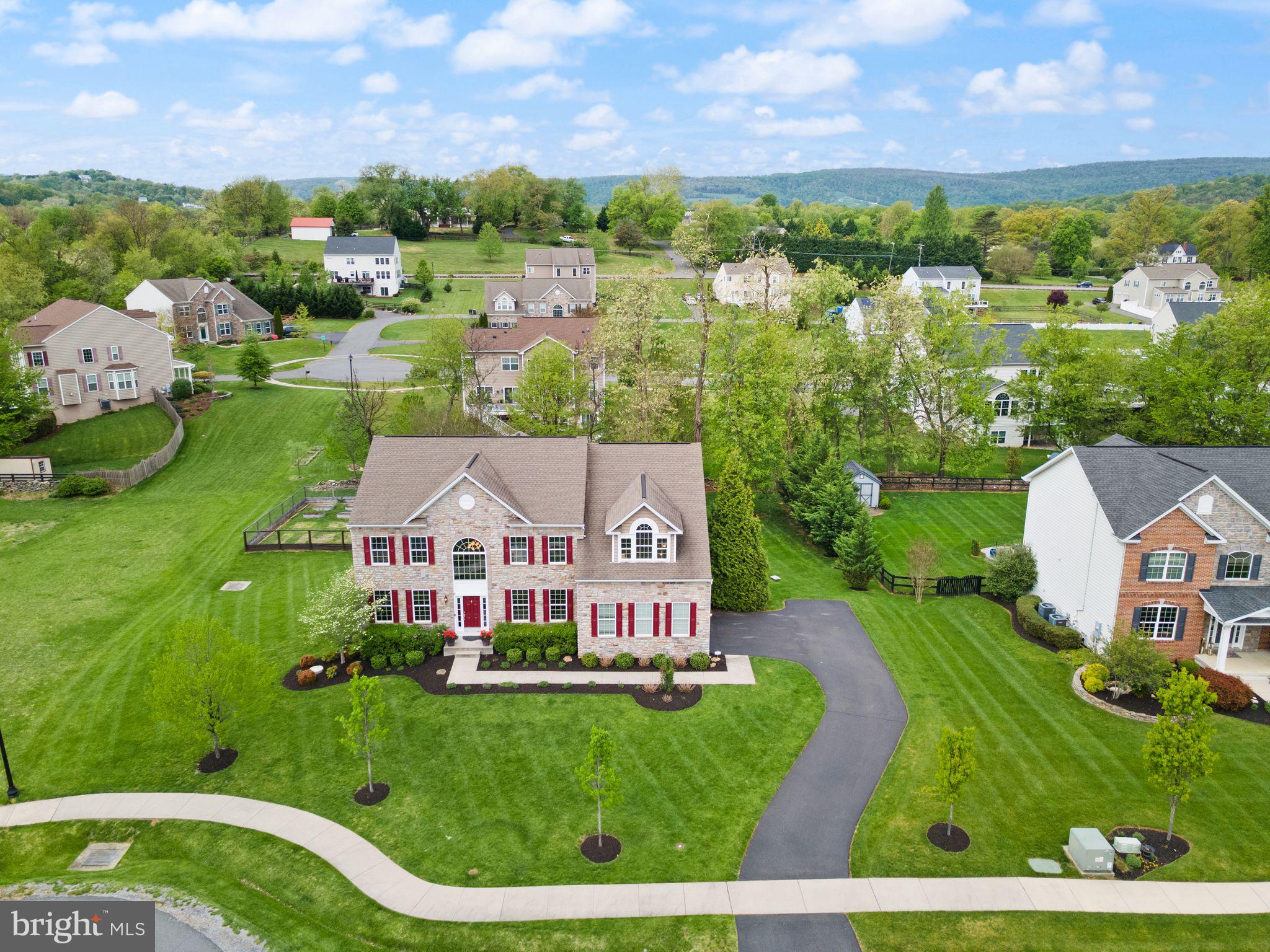 LAKE RIDGE ESTATES - Residential