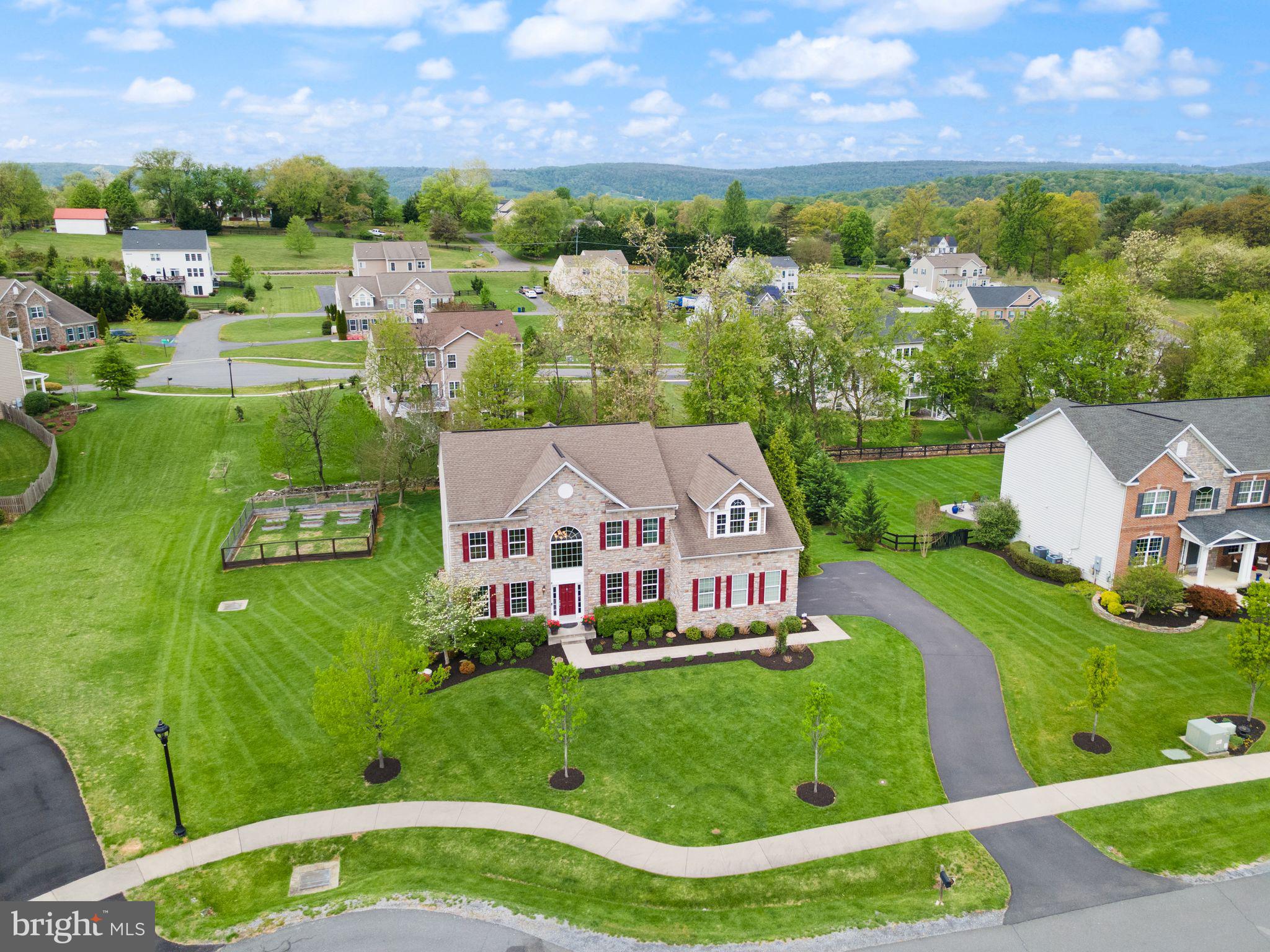 LAKE RIDGE ESTATES - Residential
