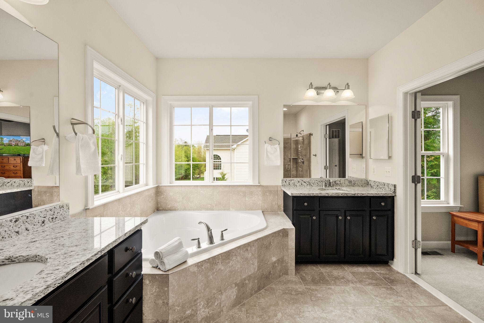 LAKE RIDGE ESTATES - Residential
