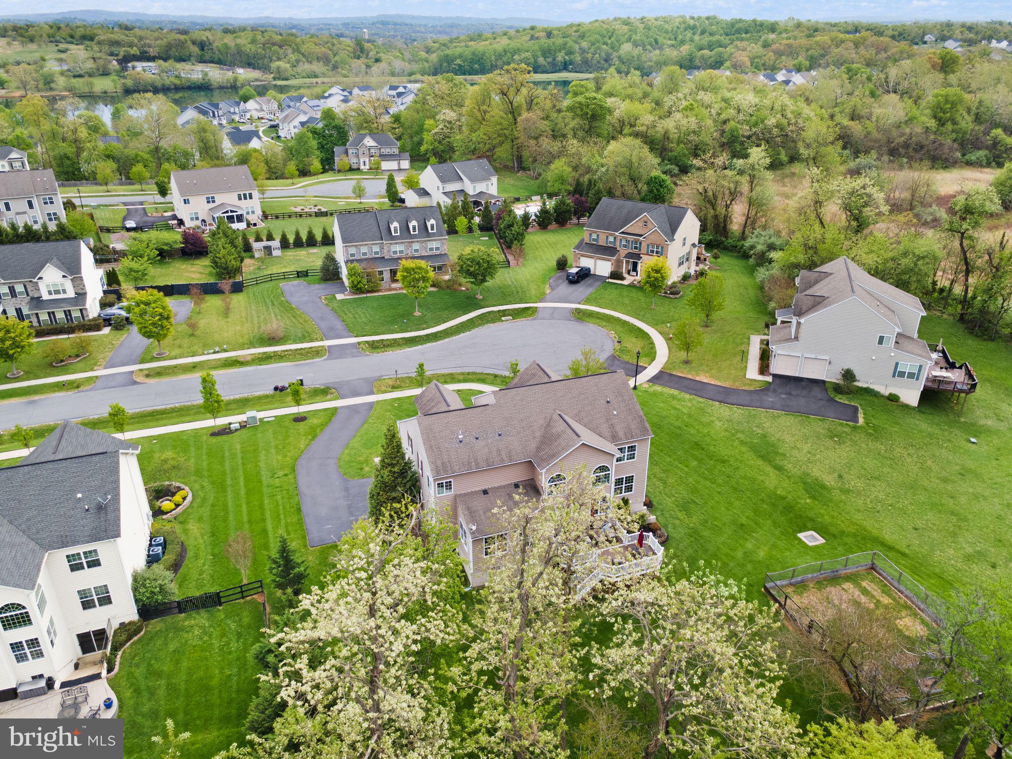 LAKE RIDGE ESTATES - Residential